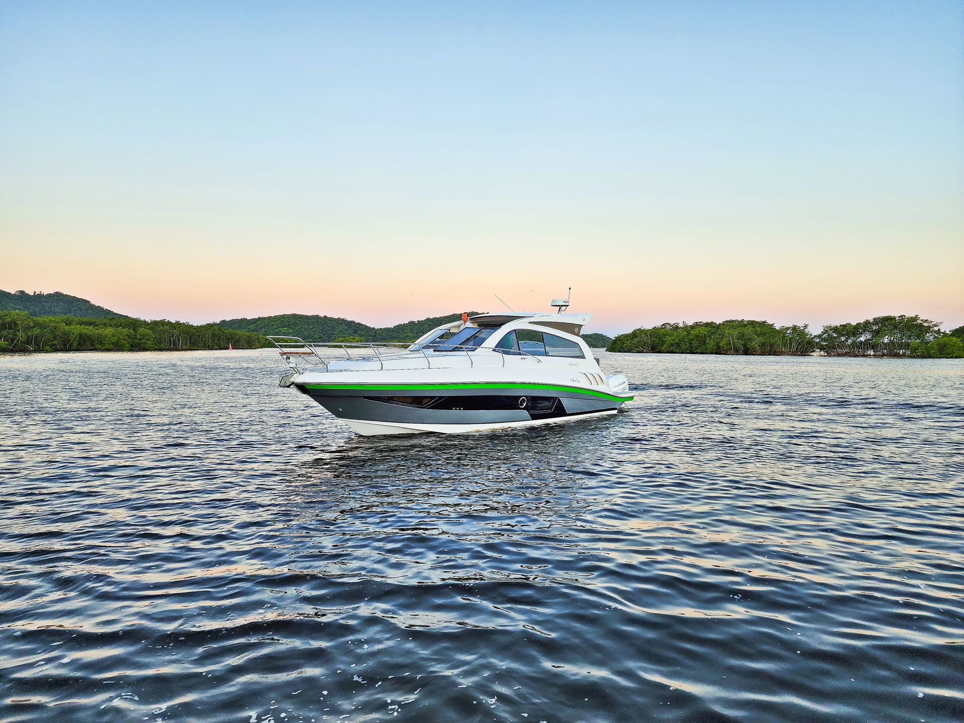 2026 Hanover Yachts 375 for Sale in Fort Lauderdale, Florida Motor Yacht