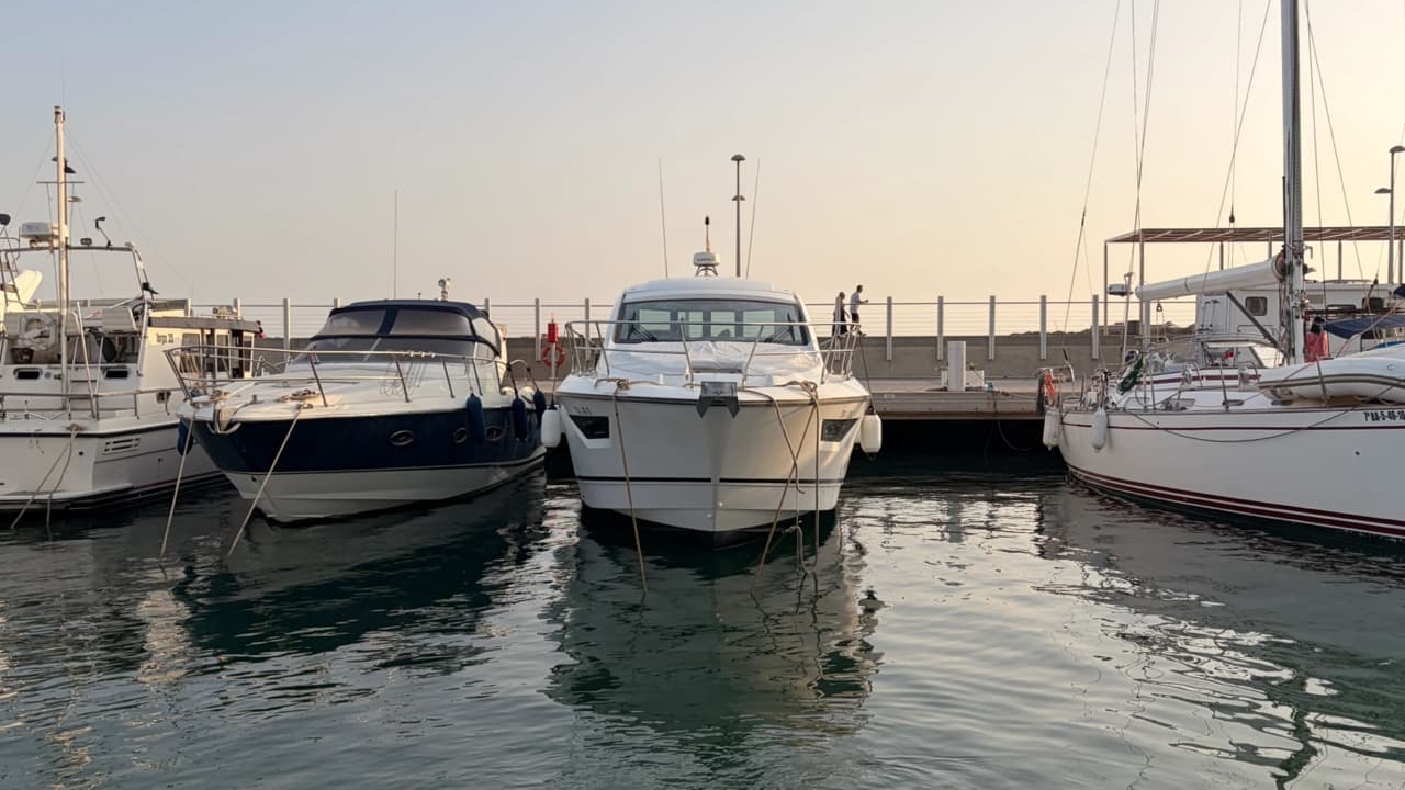2020 Beneteau GRAN TURISMO 46 for Sale in Viladamat, ES Day Boats 5