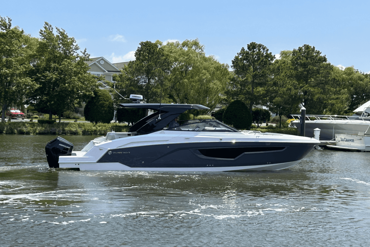 2026 Cruisers Yachts 34 GLS OB for Sale in Grasonville, MD Sport Cruiser