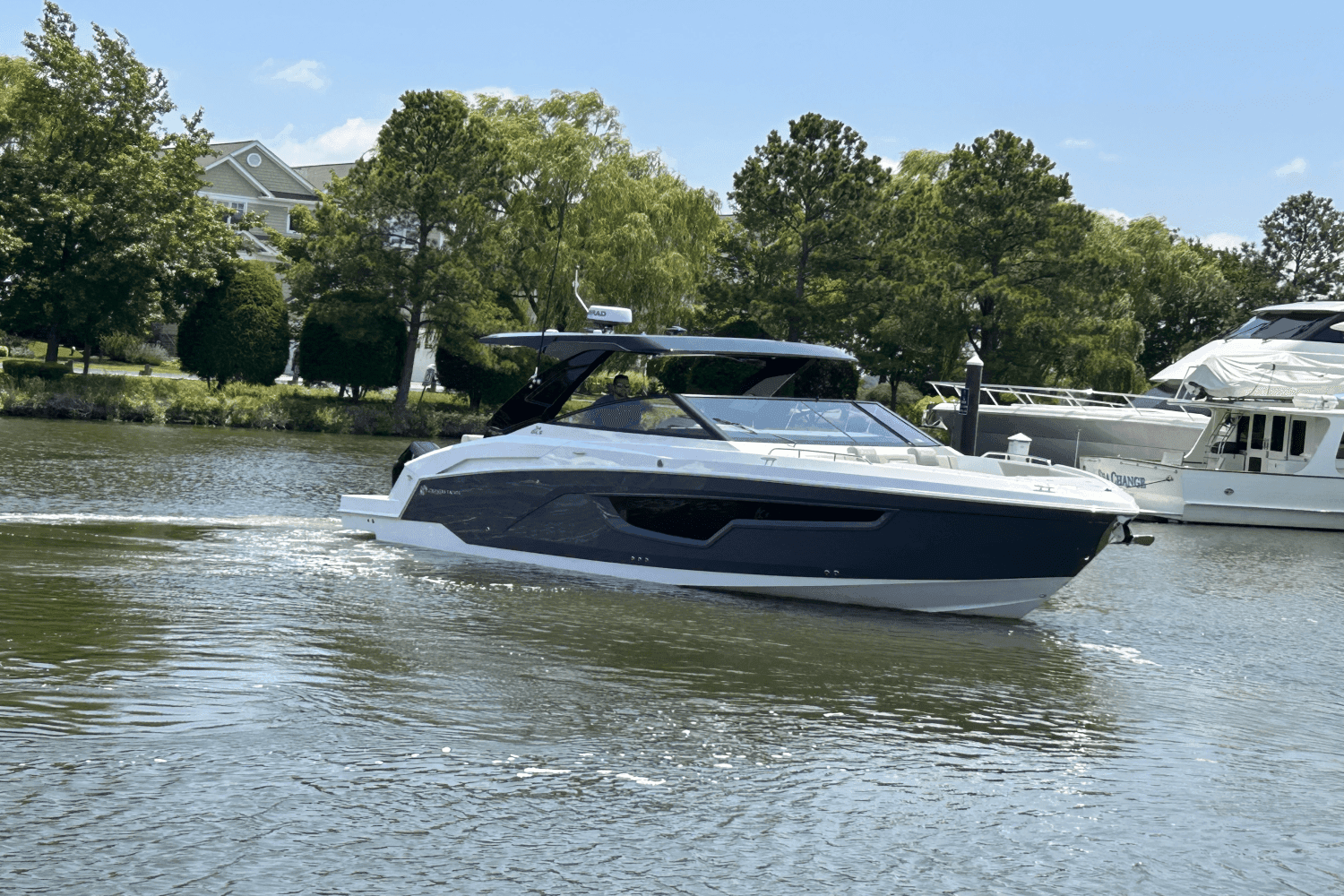 2026 Cruisers Yachts 34 GLS OB for Sale in Grasonville, MD Sport Cruiser 2