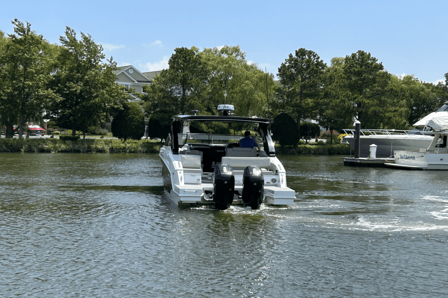 2026 Cruisers Yachts 34 GLS OB for Sale in Grasonville, MD Sport Cruiser 4