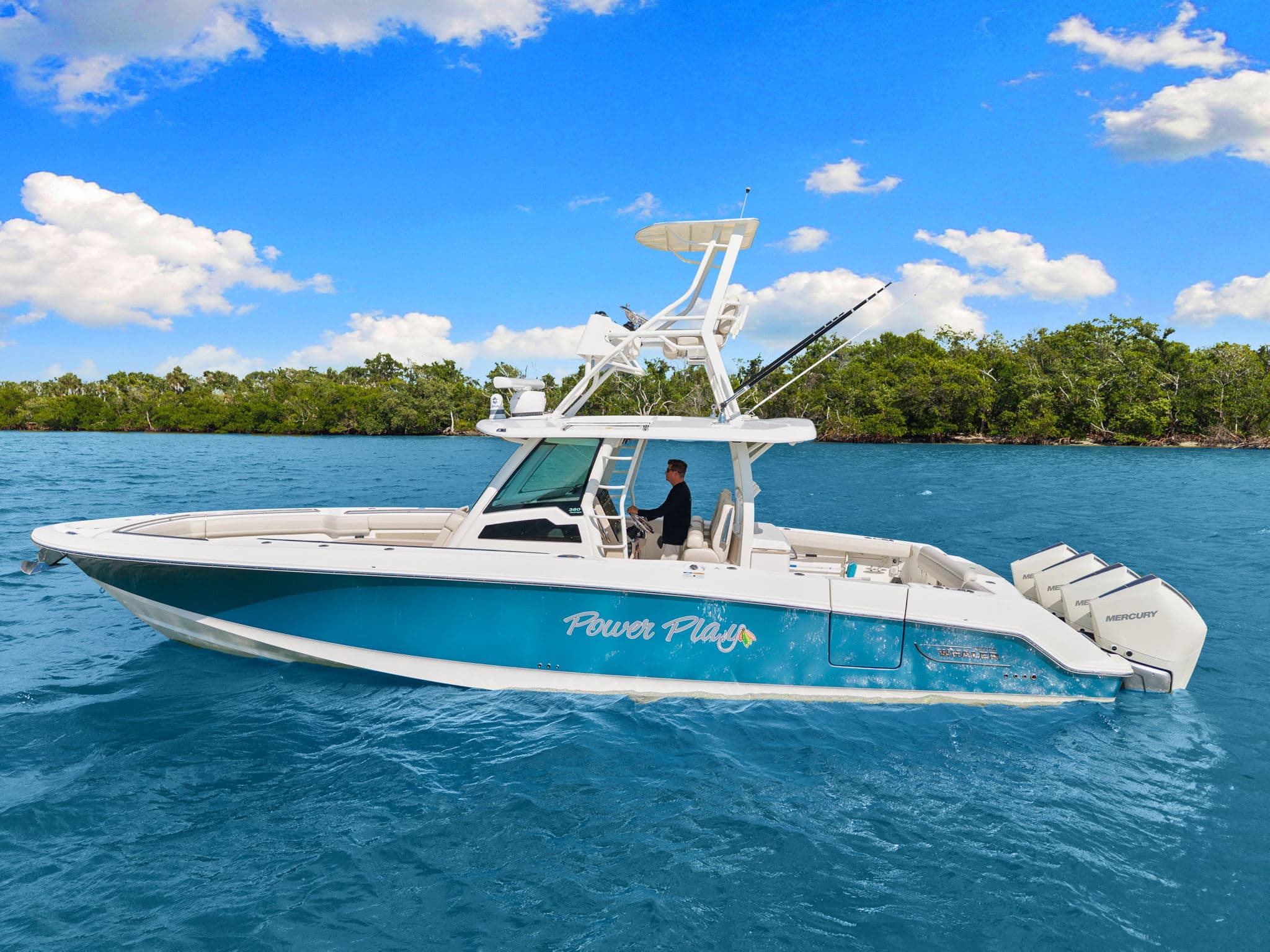 2020 Boston Whaler 380 Outrage in vendita a Naples, Florida Center Console 2
