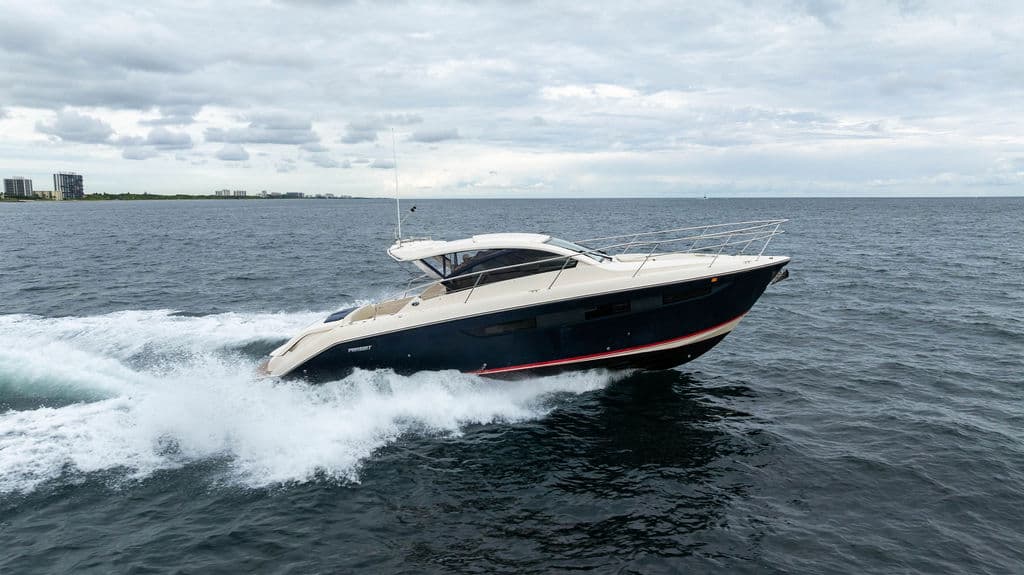 2013 Pursuit 365i Sport Coupe for Sale in Pompano Beach, FL Express Cruiser 2