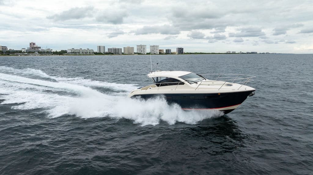 2013 Pursuit 365i Sport Coupe for Sale in Pompano Beach, FL Express Cruiser 3