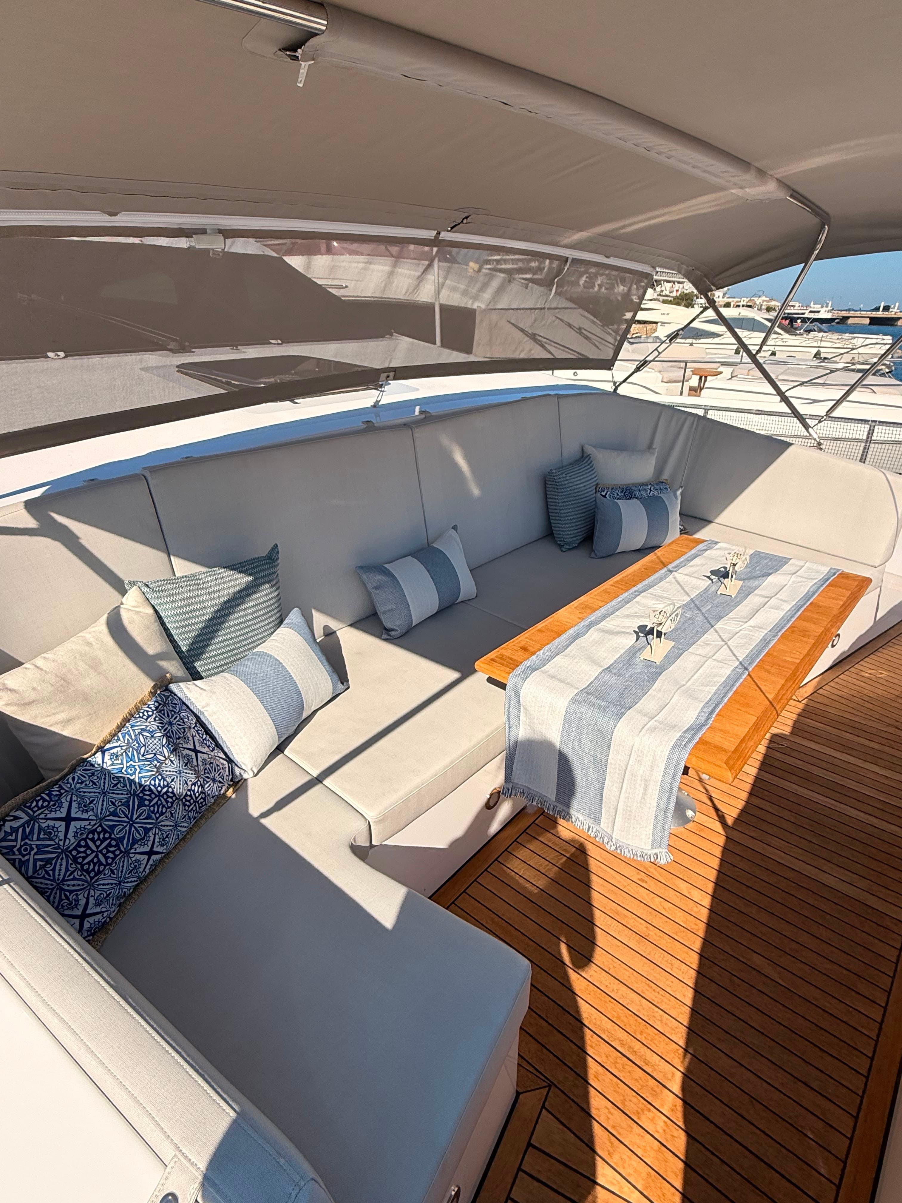 2011 Tecnomar Velvet 90 a la venta en Athens, GR Motor Yacht 3