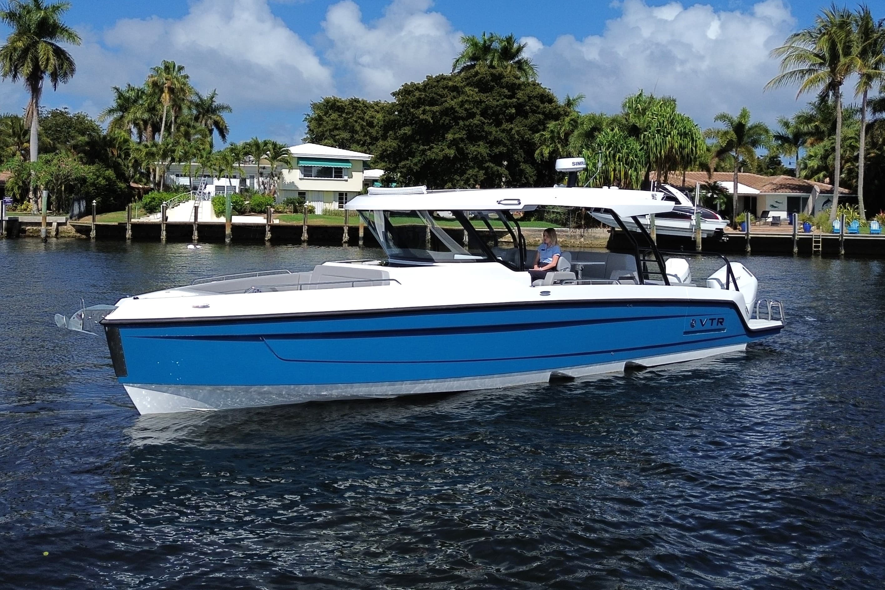 2026 Cruisers Yachts 38 VTR zum Verkauf in Pompano Beach, Florida Sport Cruiser