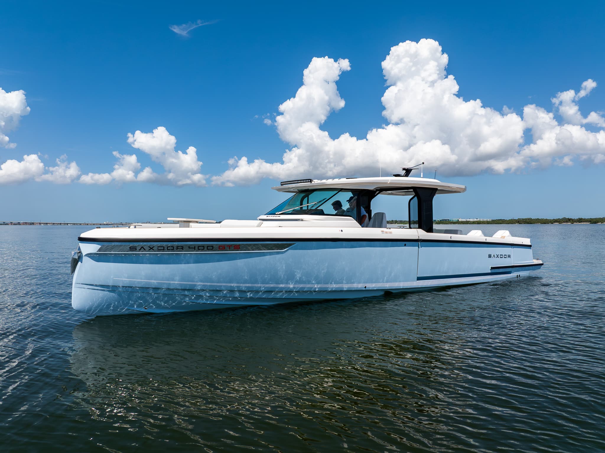 2027 Saxdor 400 GTS for Sale in Clearwater, Florida Center Console