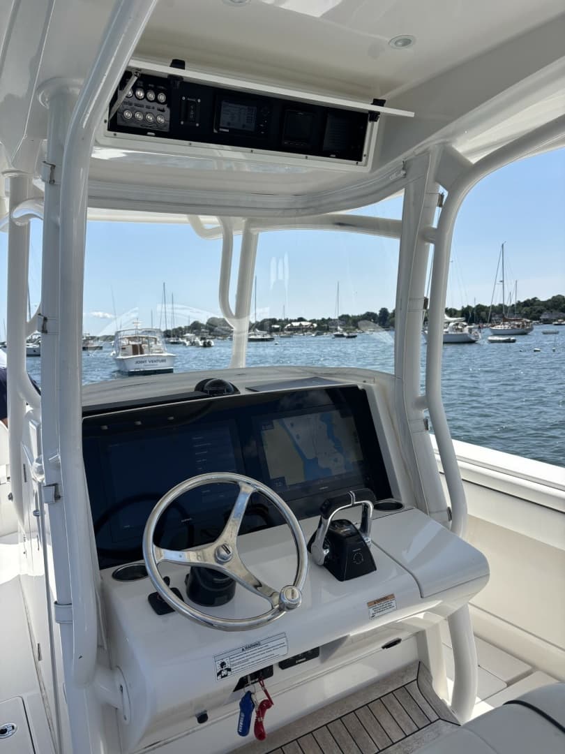2018 Jupiter 34 zum Verkauf in Marion, Massachusetts Center Console 3