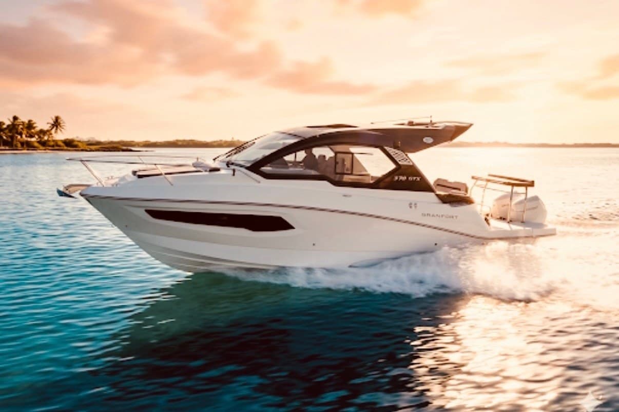 2026 Granfort Boats USA 37 GTX in vendita a Miami, Florida Express Cruiser