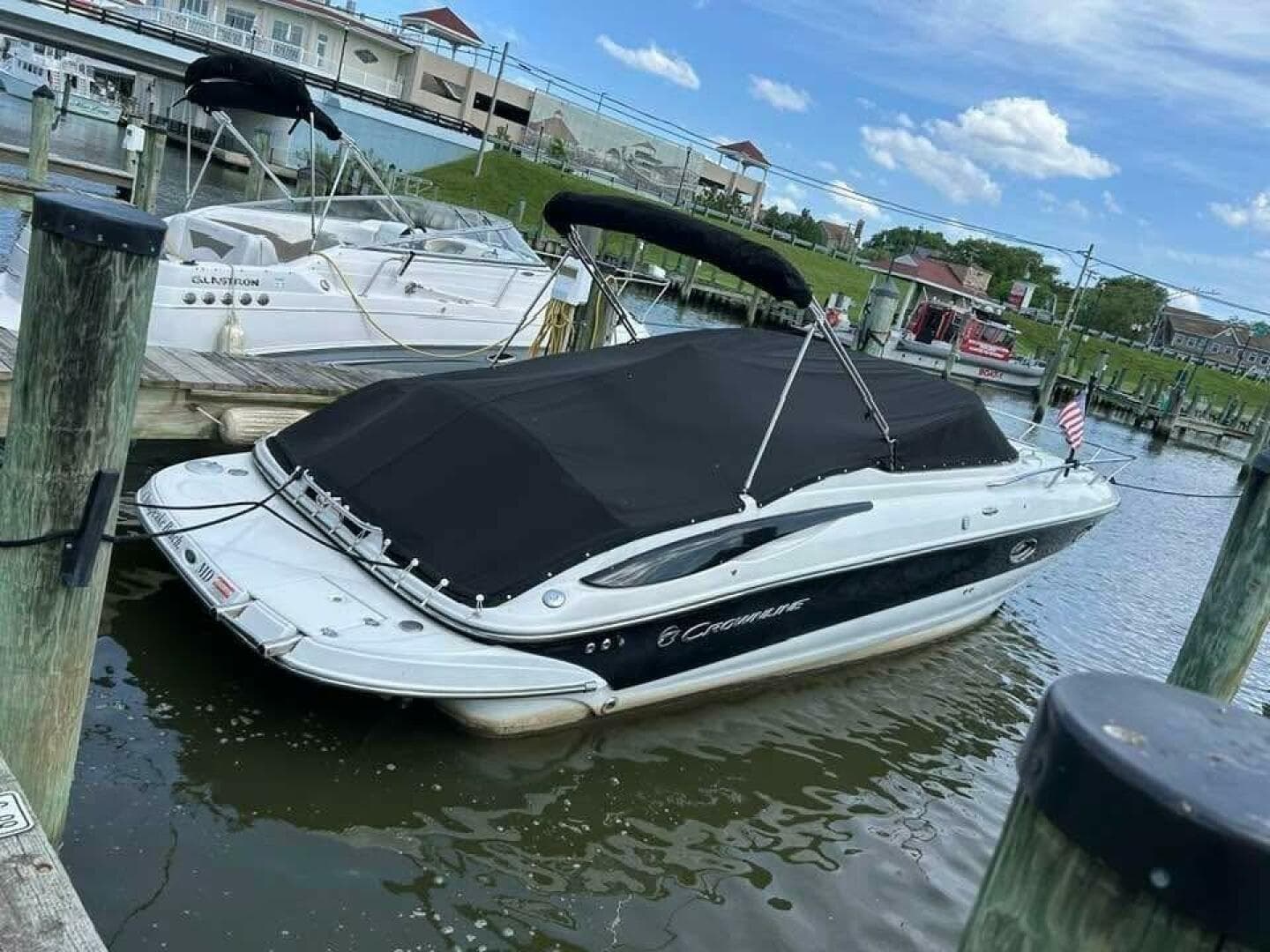 2011 Crownline 286 SC zum Verkauf in Chesapeake Beach, Maryland Cuddy Cabin 3
