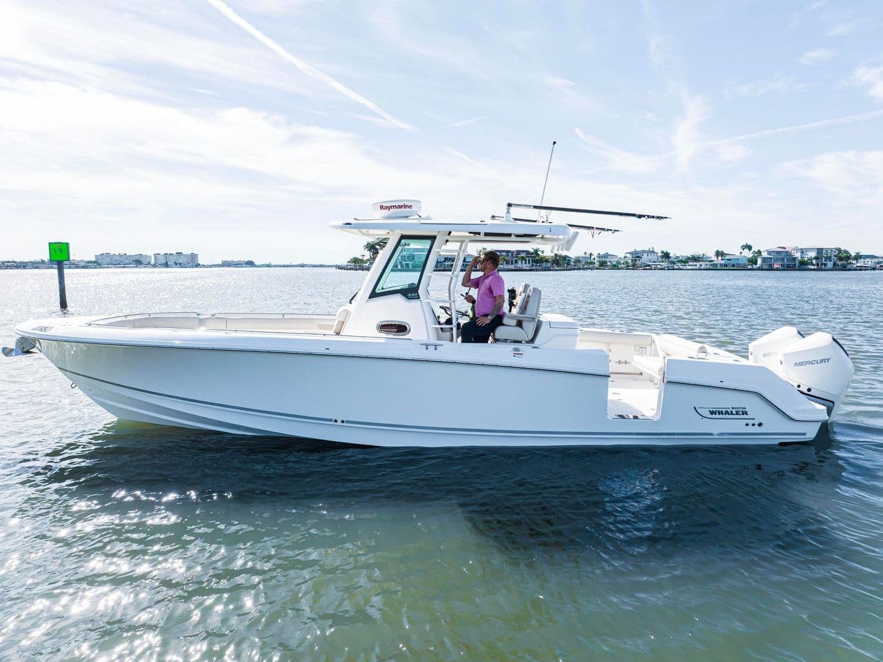 2022 Boston Whaler 330 Outrage zum Verkauf in St Petersburg, FL Center Console 5