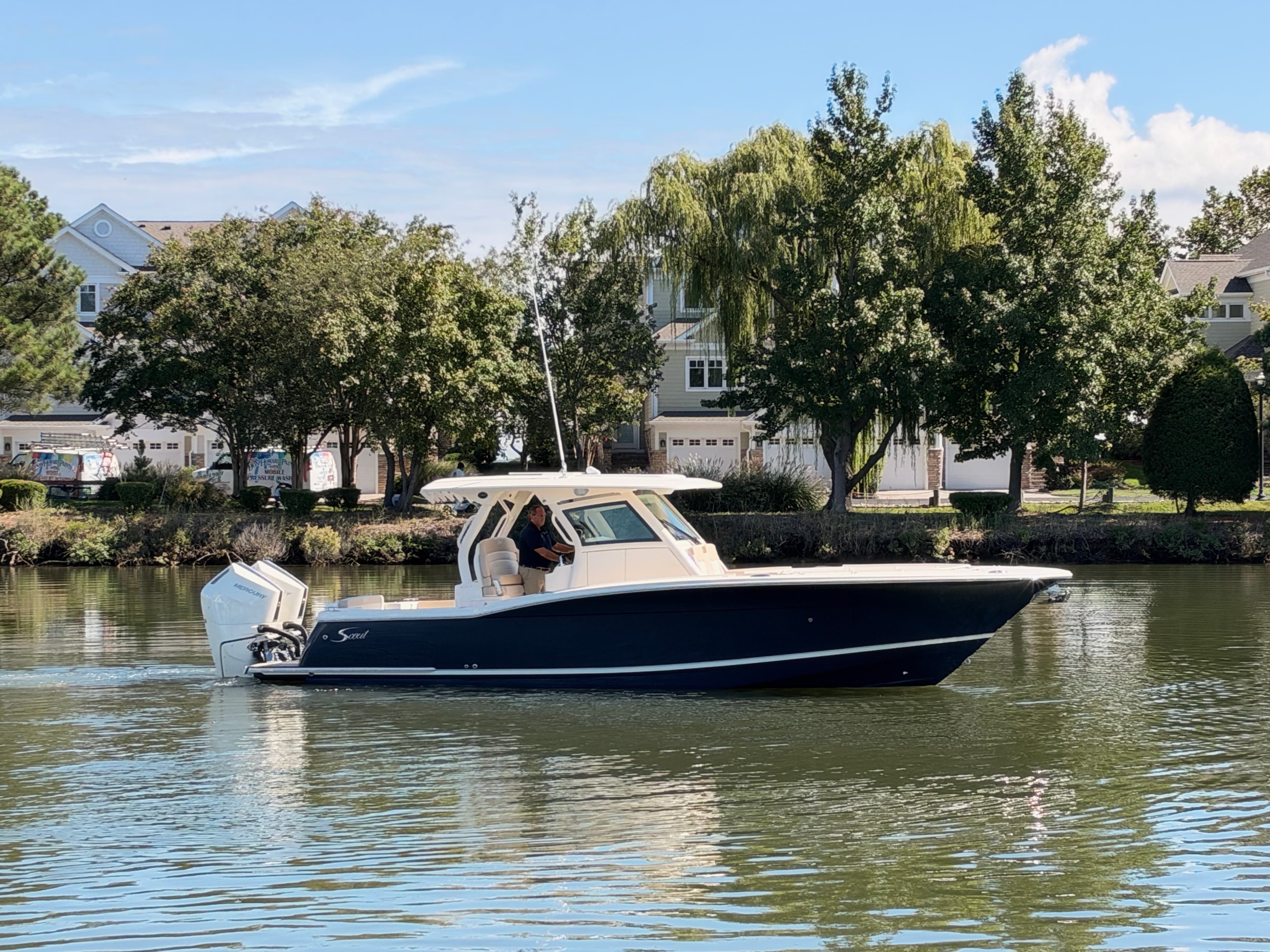 2027 Scout Boats 330 LXF in vendita a Grasonville, MD Center Console