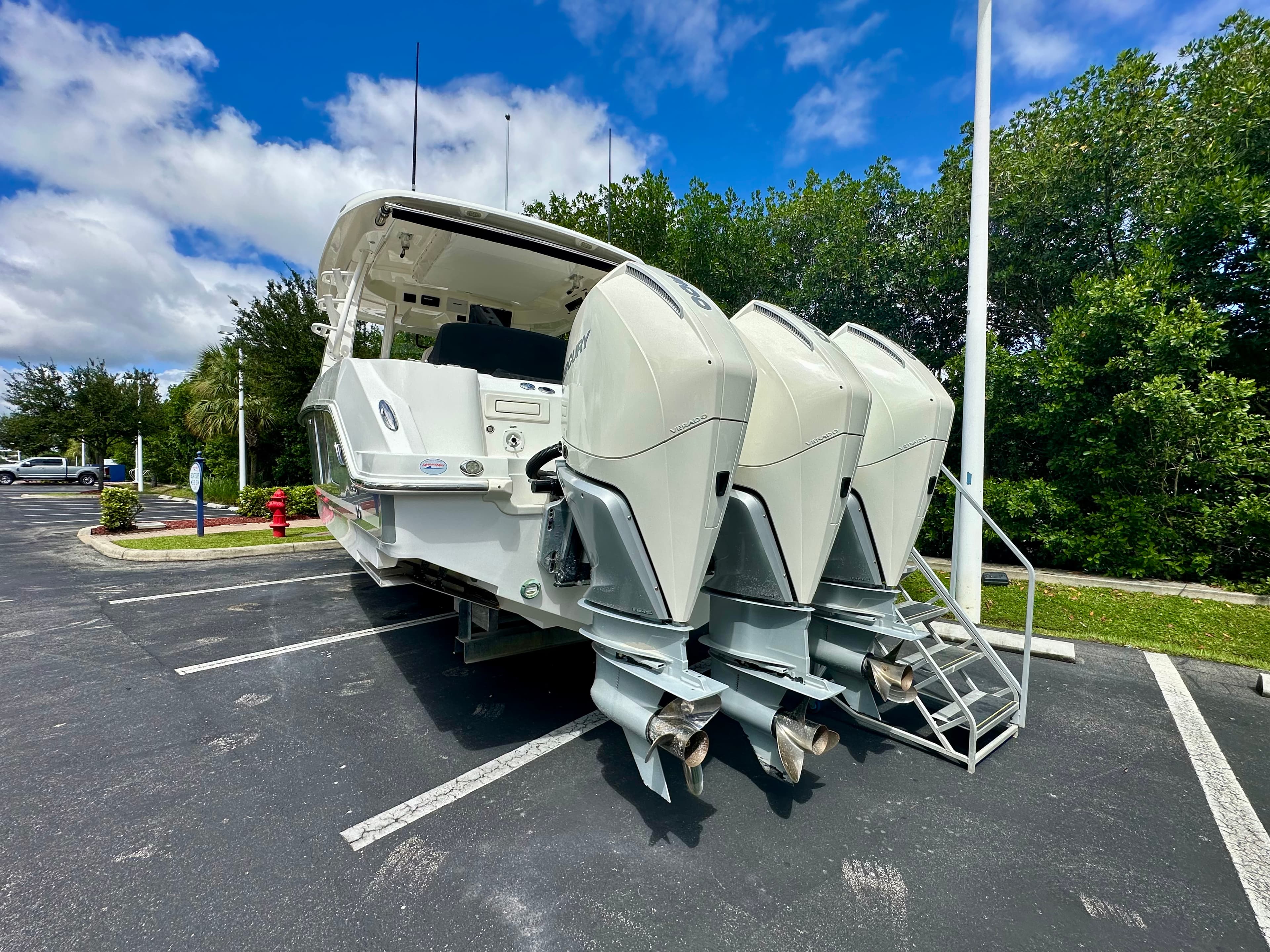 2021 Boston Whaler 350 Realm in vendita a Fort Myers, FL Bowrider 4