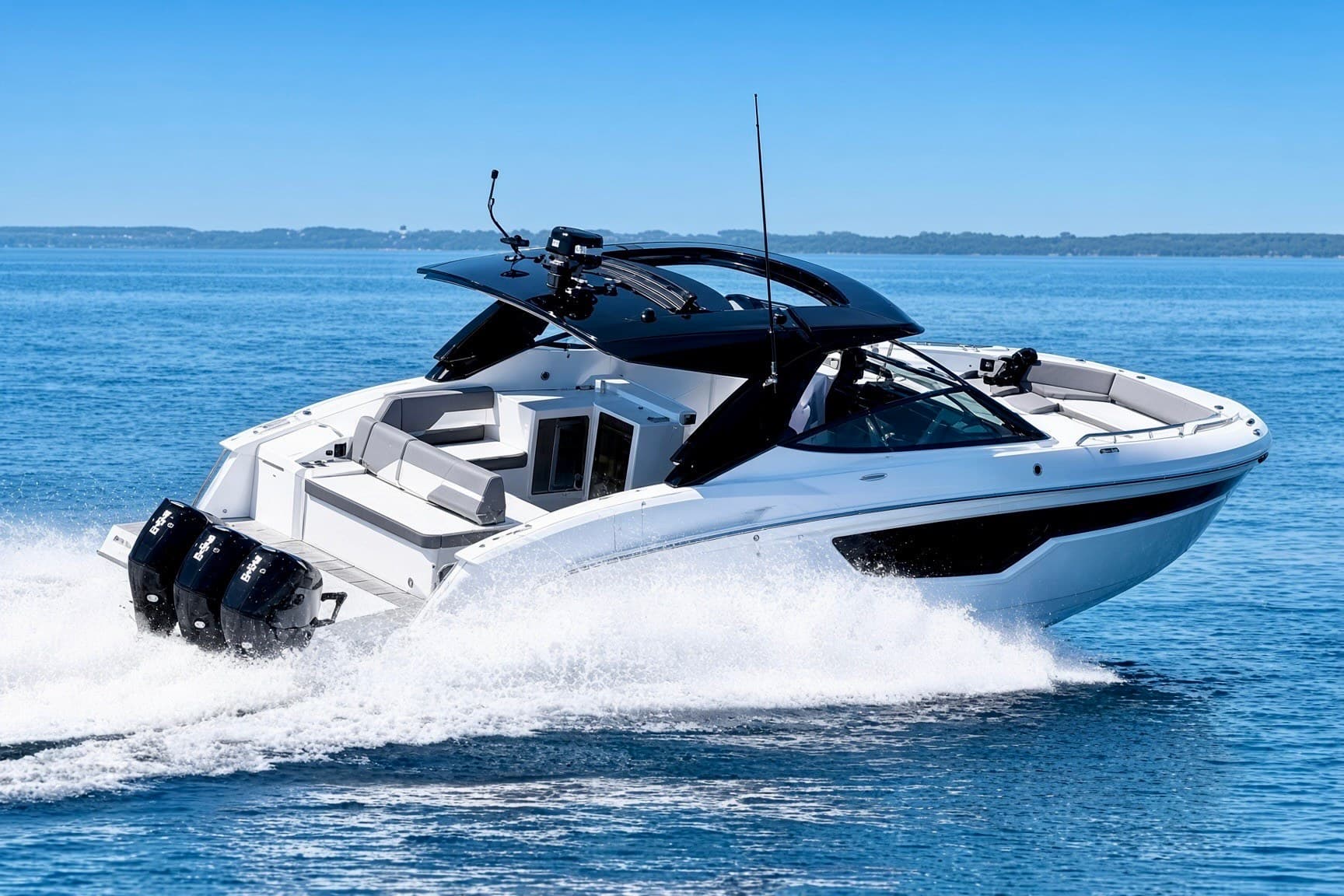 2023 Cruisers Yachts 38 GLS OB zum Verkauf in Pompano Beach, FL Sport Cruiser 2