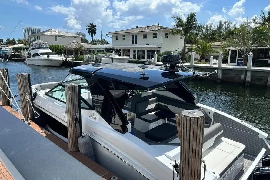 2023 Cruisers Yachts 38 GLS OB zum Verkauf in Pompano Beach, FL Sport Cruiser 5