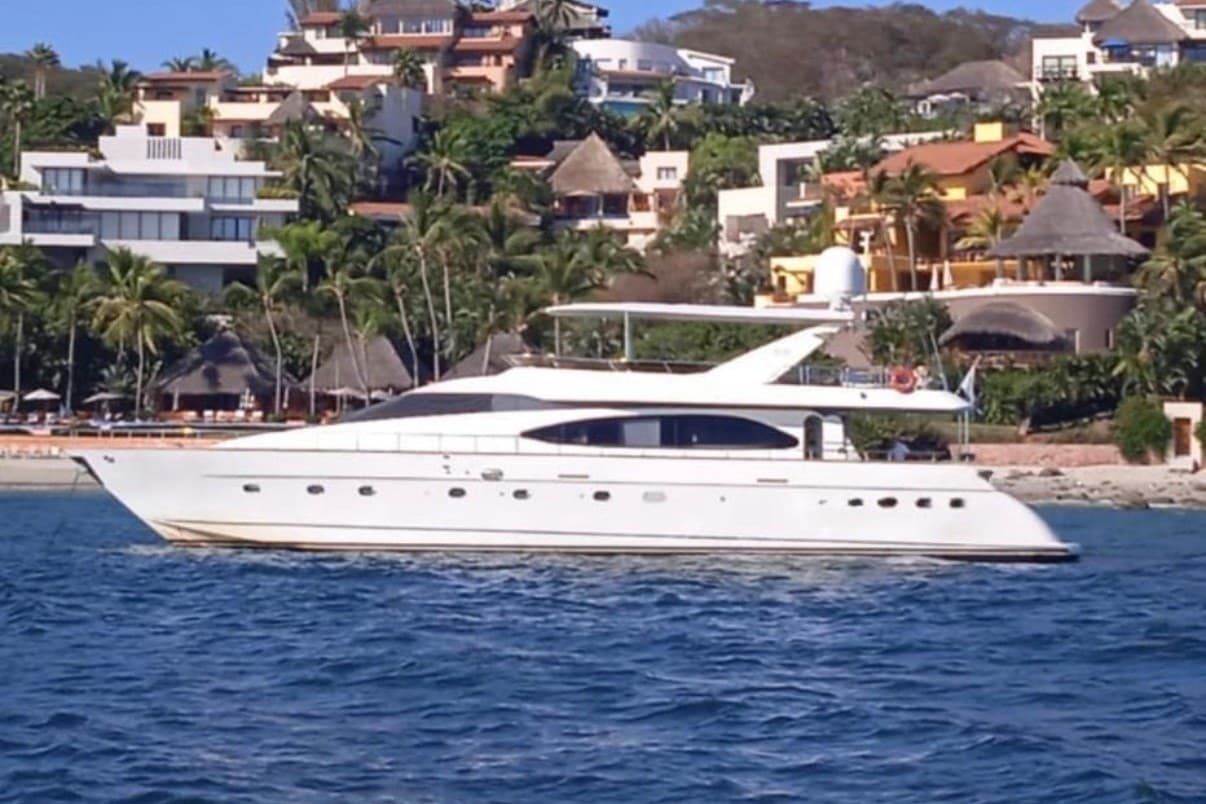 1998 Azimut 85 Ultimate zum Verkauf in Puerto Vallarta, MX Flybridge 2