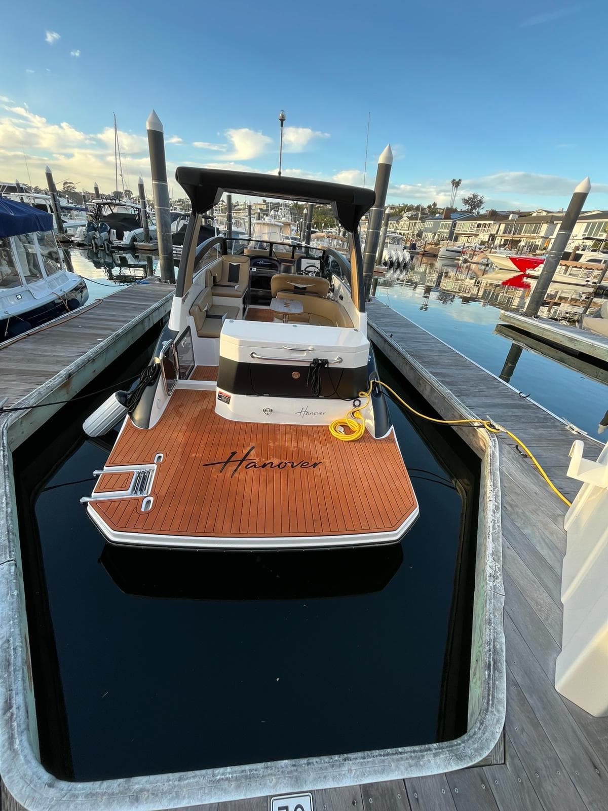 2027 Hanover Yachts 305 zum Verkauf in Annapolis, Maryland Express Cruiser 2
