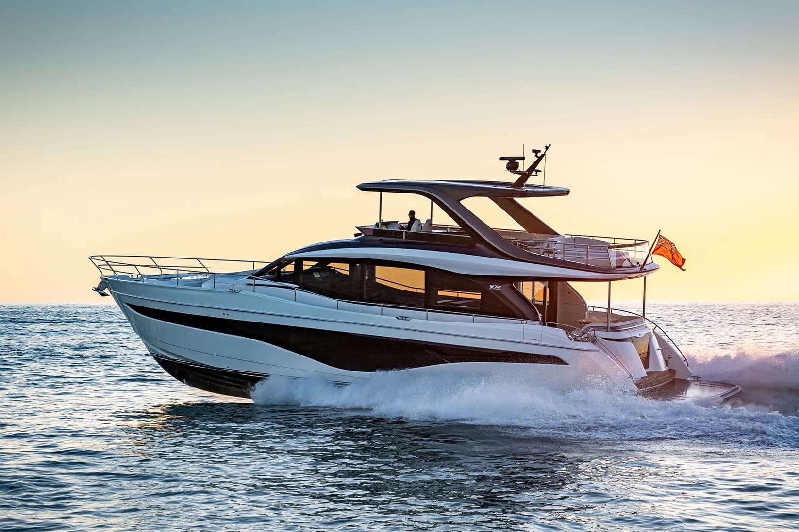 2025 Princess Yachts Y72 te koop in Trogir, HR Motor Yacht