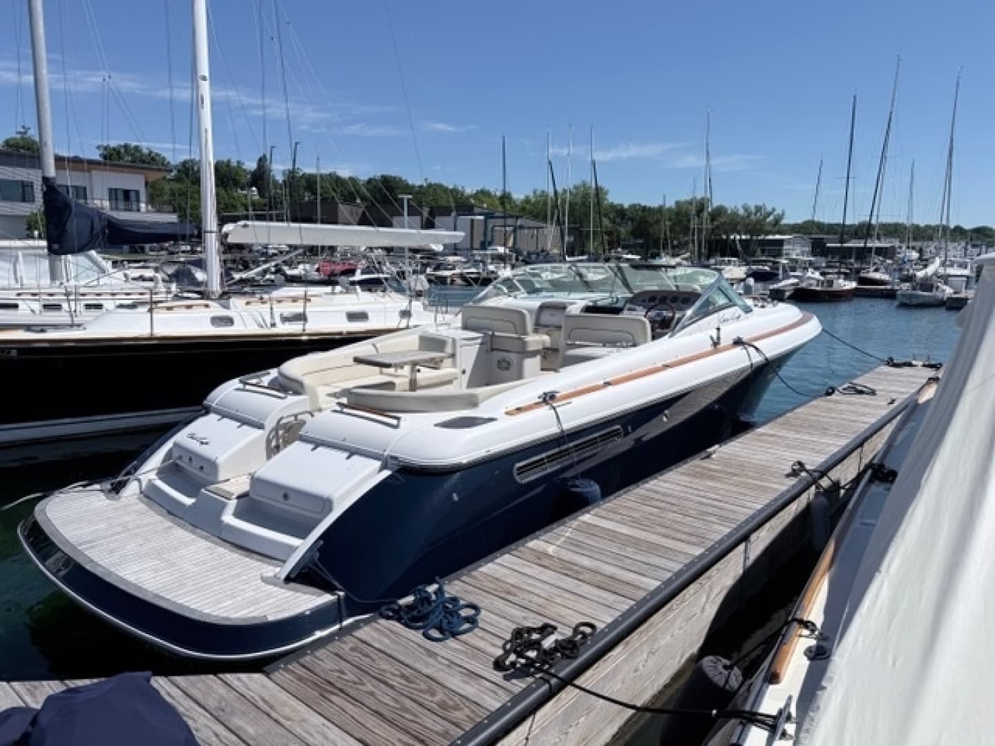 2008 Chris-Craft 36 Corsair zum Verkauf in Harbor Springs, Michigan Express Cruiser 4