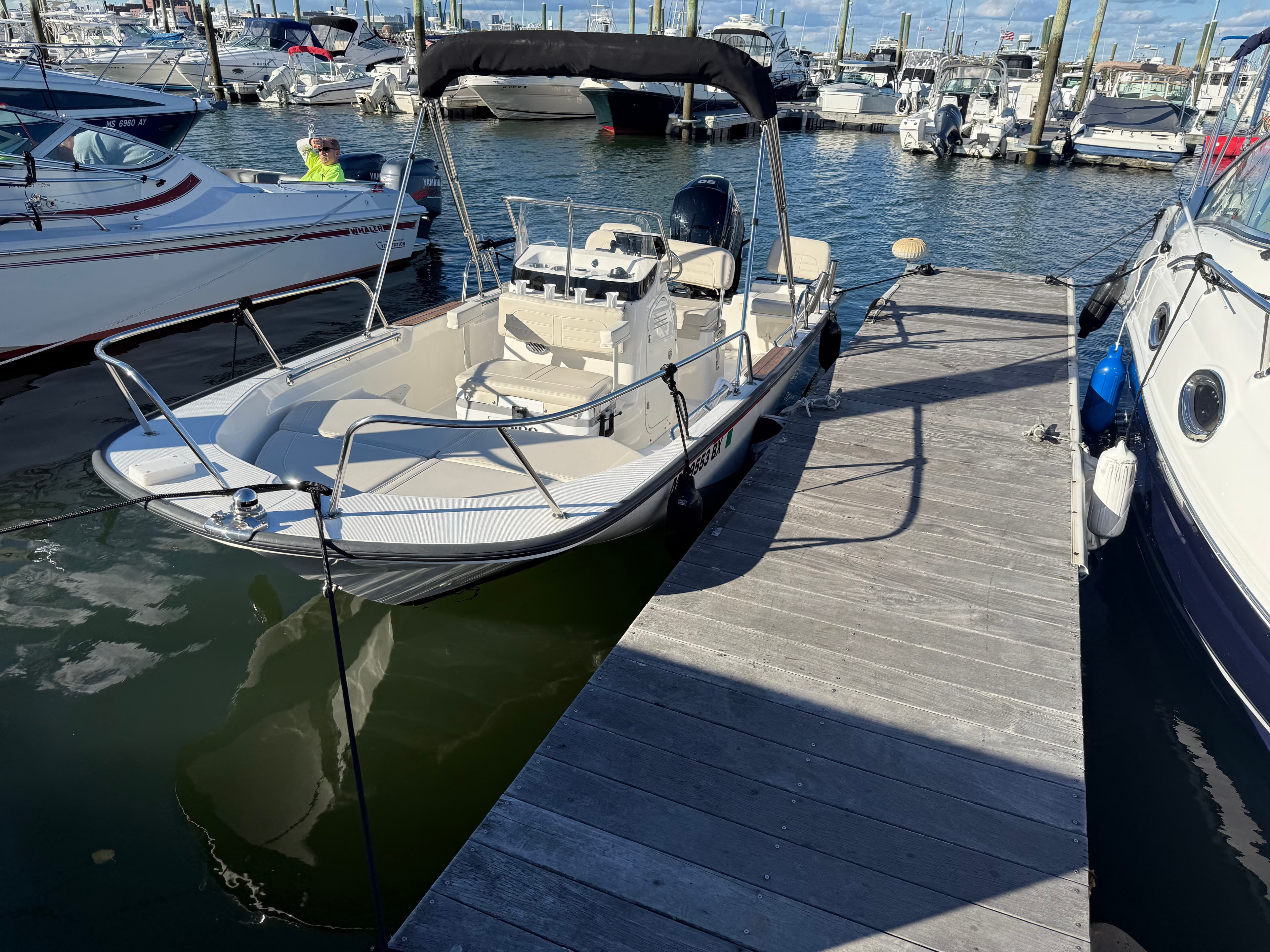 2025 Boston Whaler 170 Montauk zum Verkauf in Quincy, MA Center Console 2