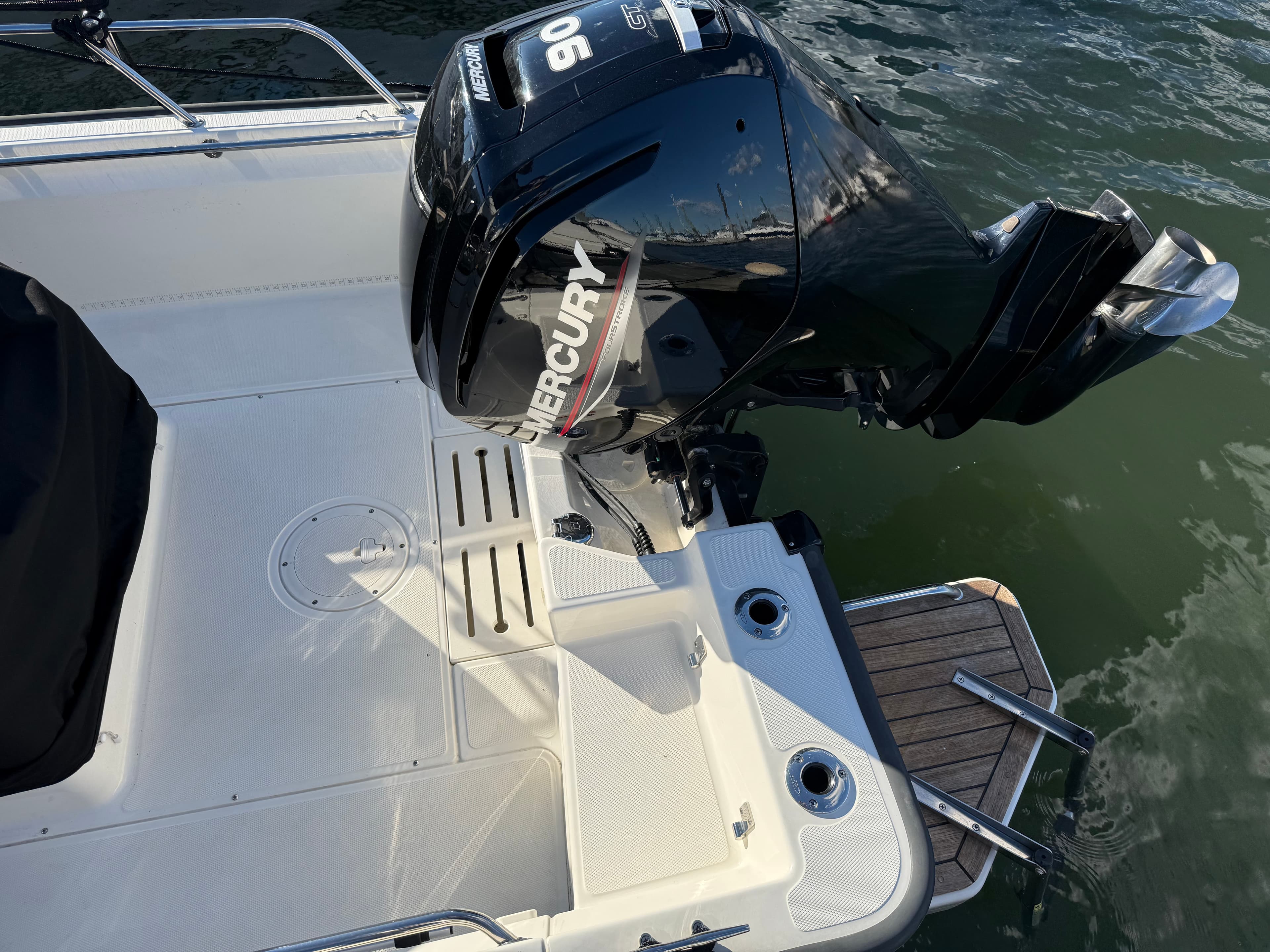 2025 Boston Whaler 170 Montauk zum Verkauf in Quincy, MA Center Console 4