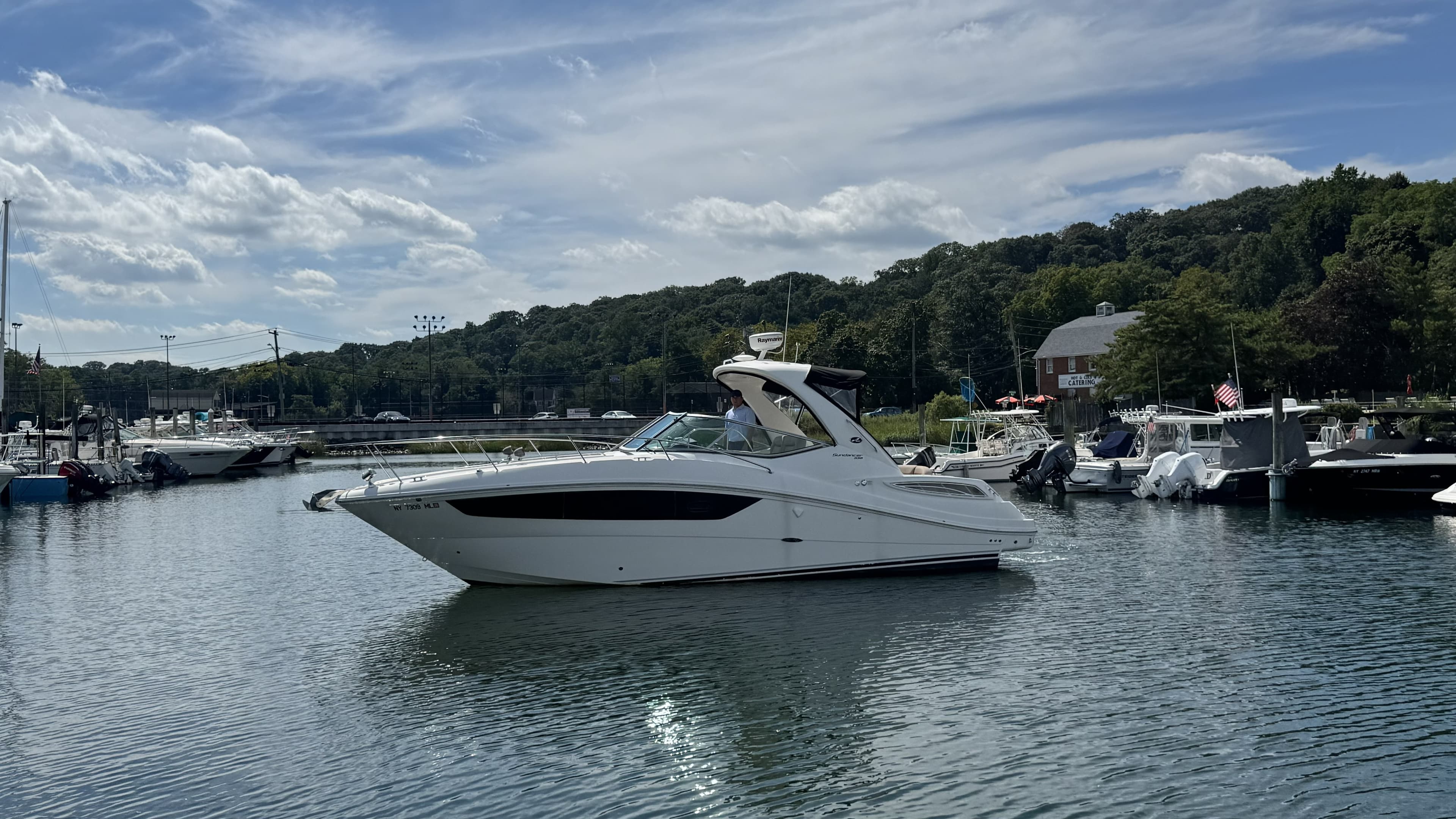 2016 Sea Ray 330 Sundancer zum Verkauf in Huntington, NY Express Cruiser