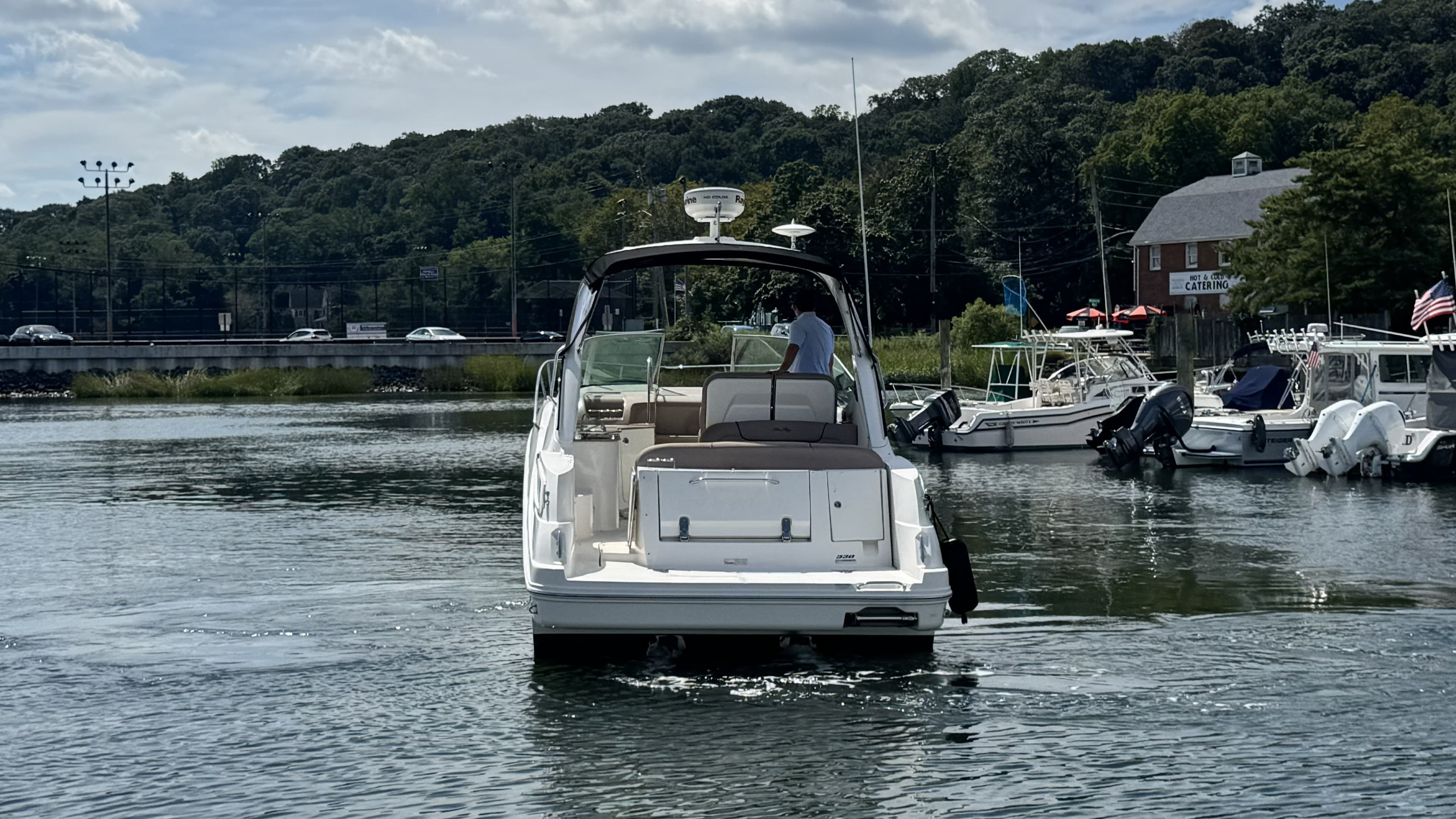 2016 Sea Ray 330 Sundancer zum Verkauf in Huntington, NY Express Cruiser 4