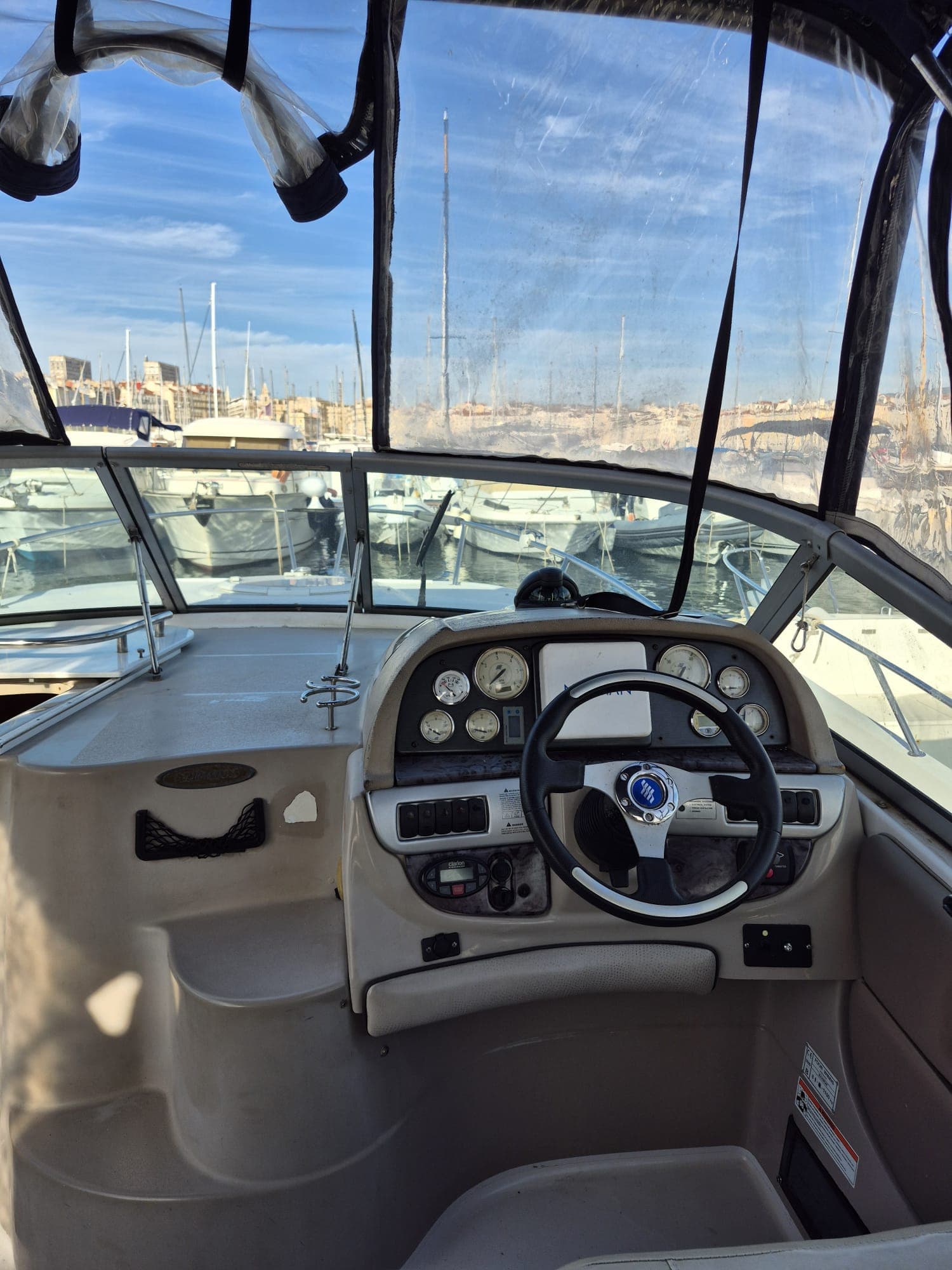 2006 Four Winns 278 Vista a la venta en Marseille, FR Express Cruiser 2