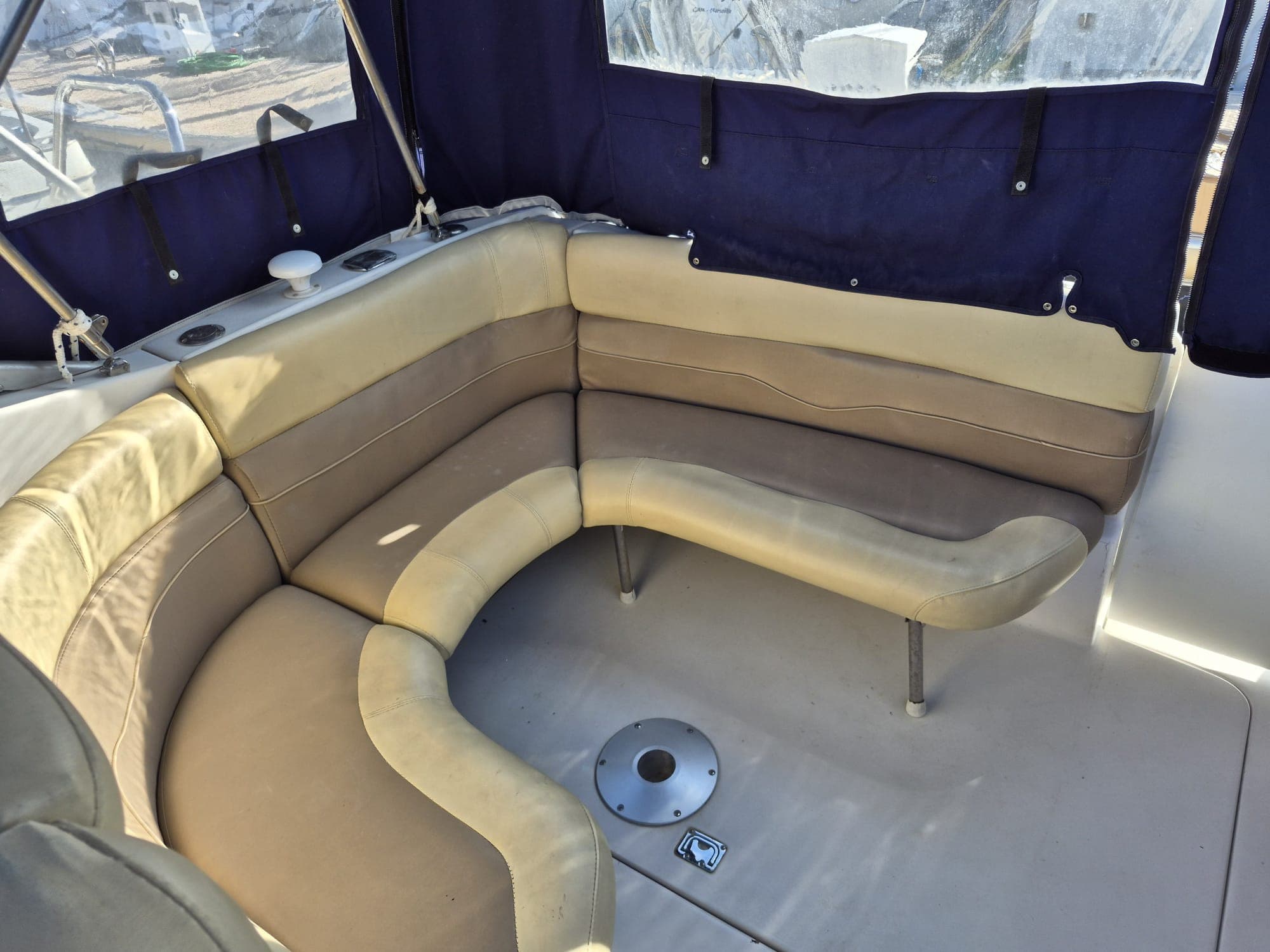 2006 Four Winns 278 Vista a la venta en Marseille, FR Express Cruiser 3