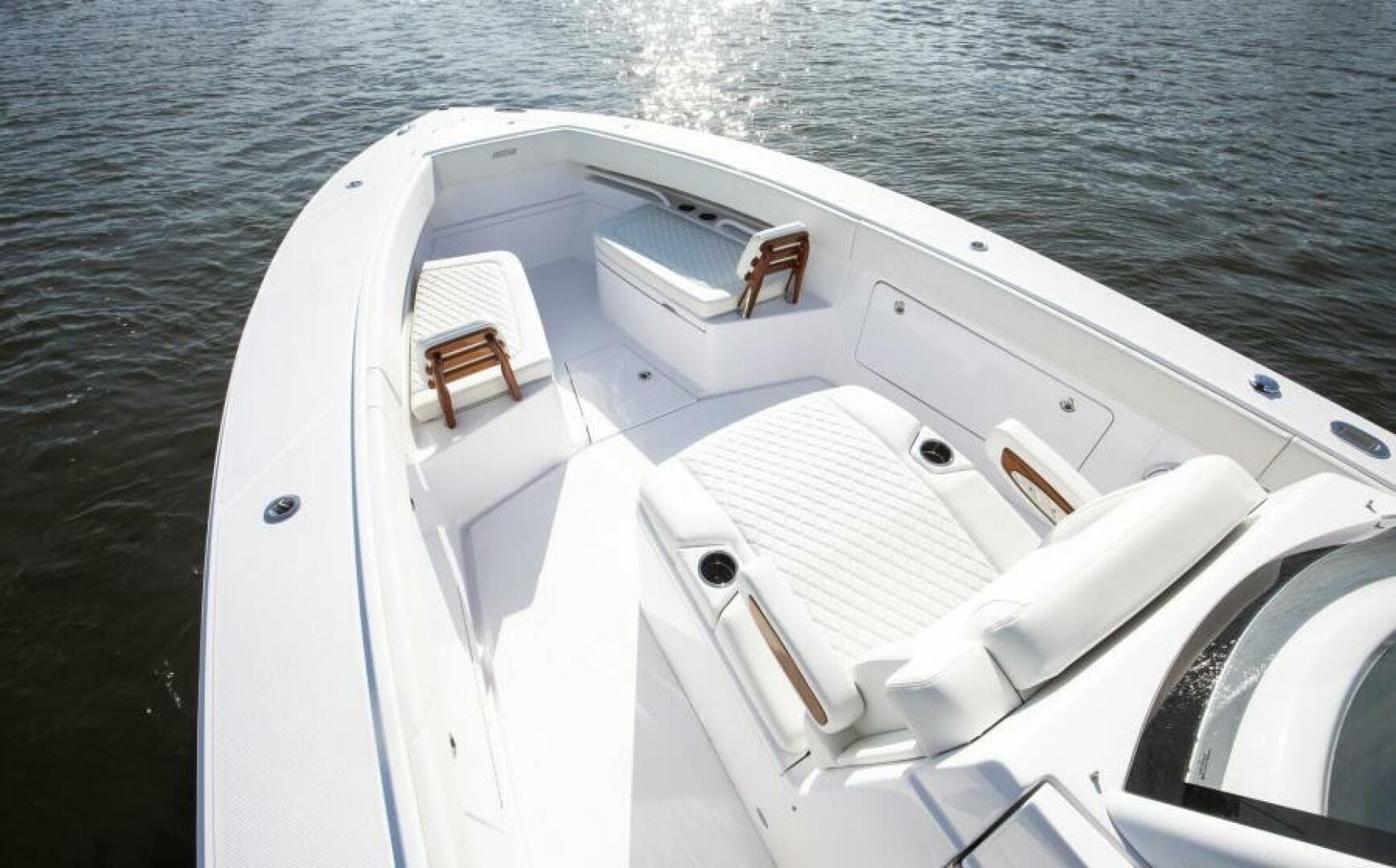 2027 Jupiter 340LS in vendita a Dartmouth, Massachusetts Center Console 3