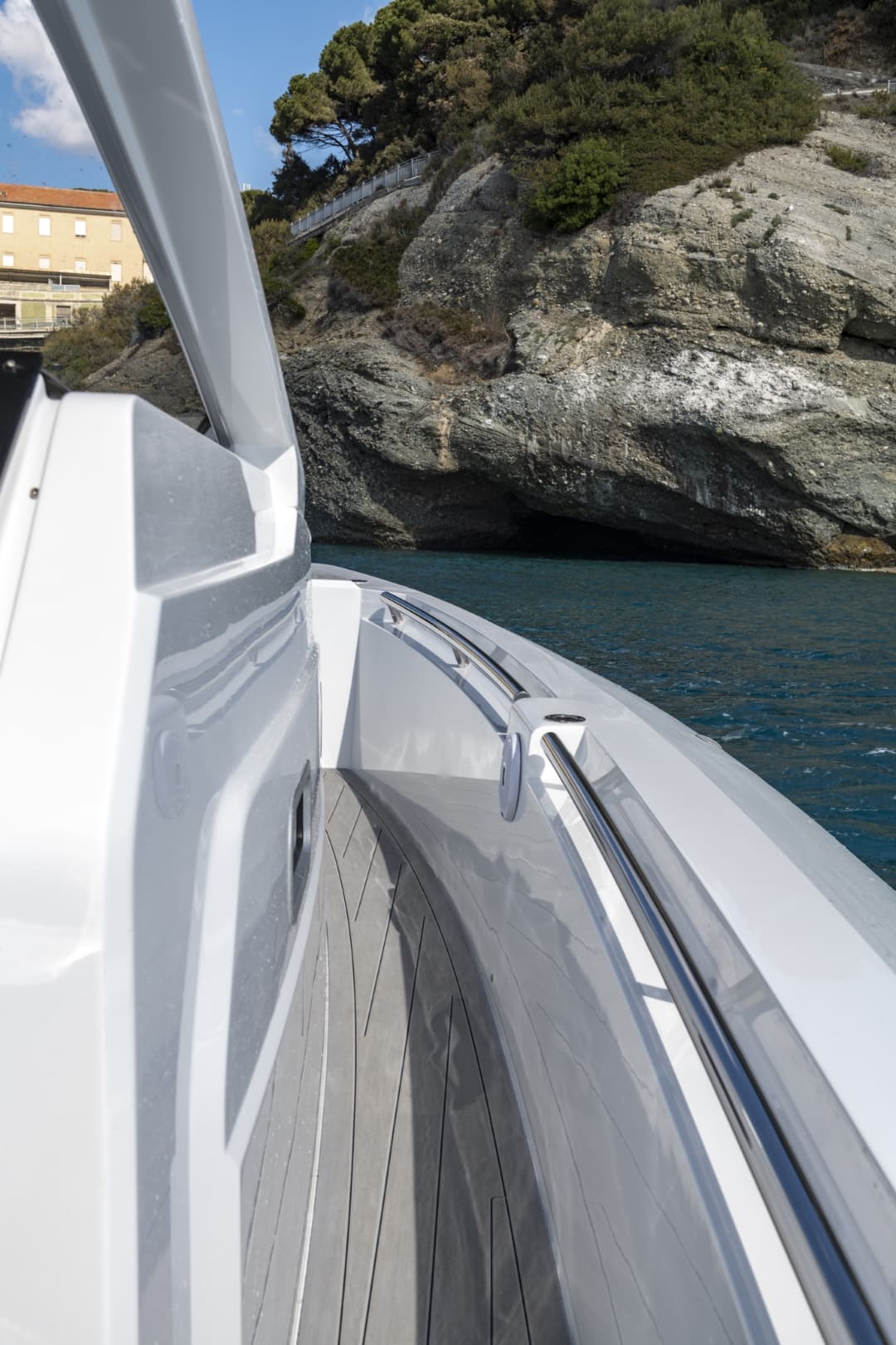2024 Pirelli Speedboats 35 for Sale in Balearic Islands, ES Walk-around Boats 3