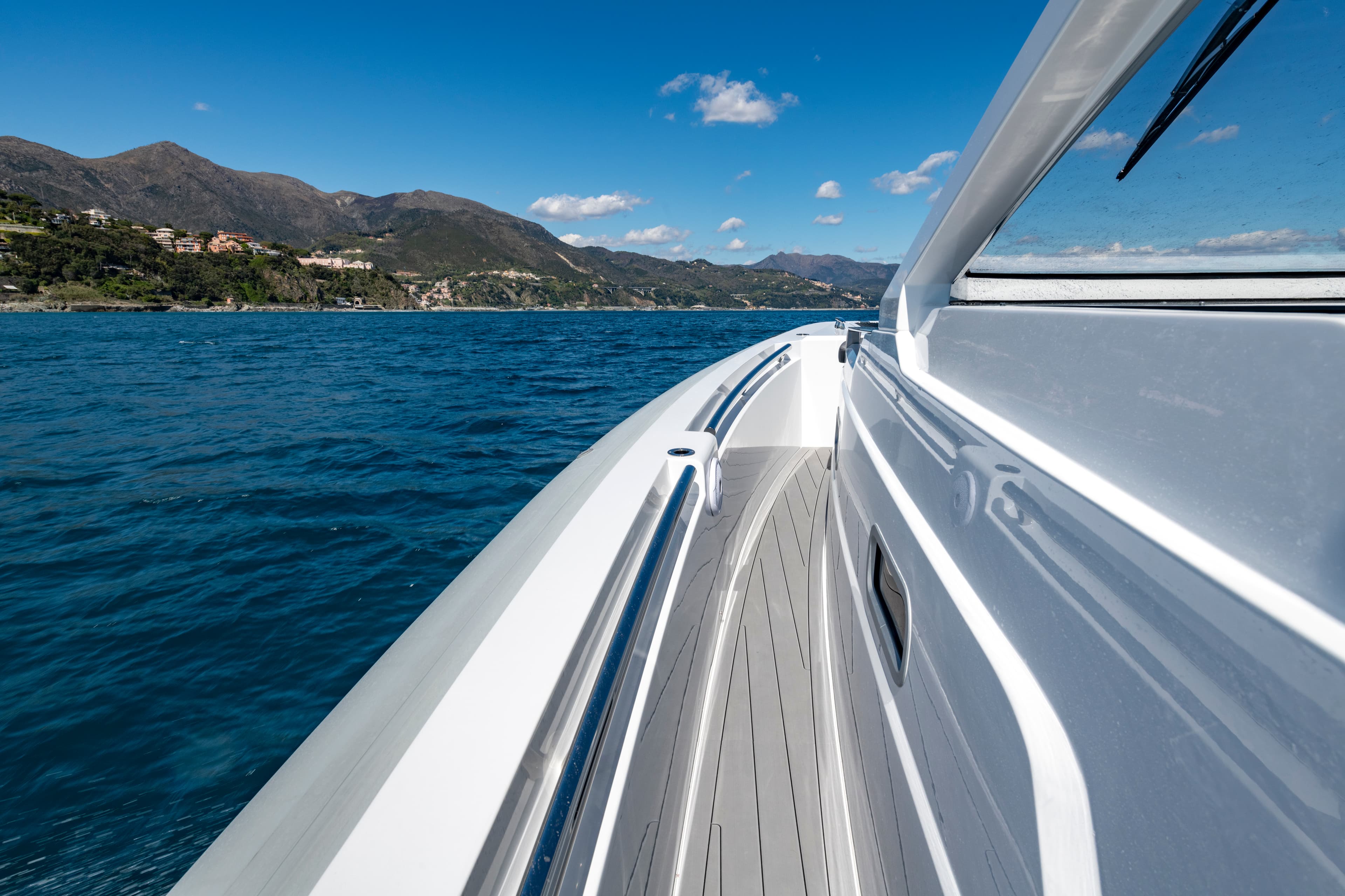 2024 Pirelli Speedboats 35 for Sale in Balearic Islands, ES Walk-around Boats 4