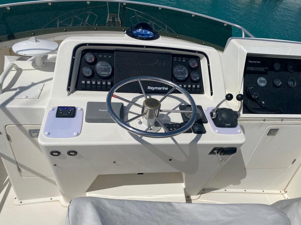 1990 Bertram 37 Convertible for Sale in Province of Livorno, IT Flybridge 3