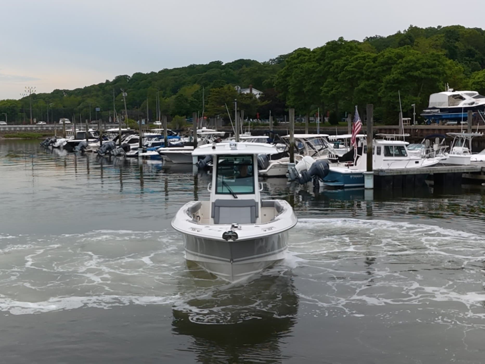 2026 Boston Whaler 250 Outrage for Sale in Huntington, NY Center Console 3