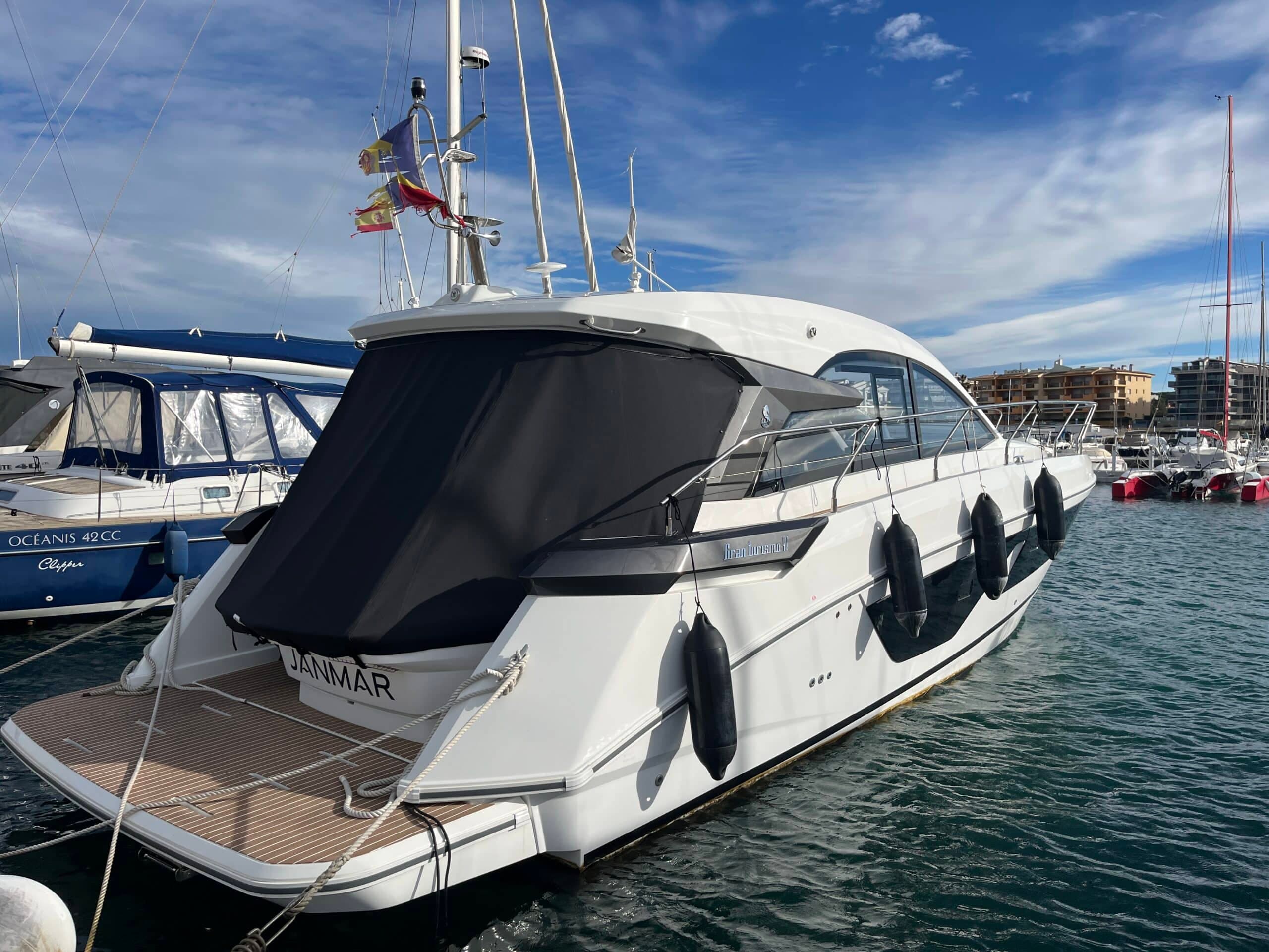 2025 Beneteau Gran Turismo 41 zum Verkauf in Viladamat, ES Express Cruiser