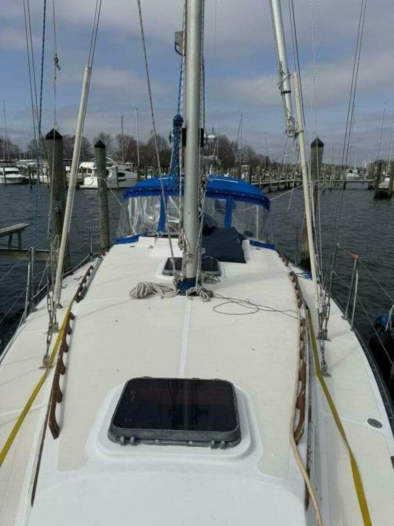 1984 Endeavour 33 à vendre à Tracys Landing, Maryland Sloop 3