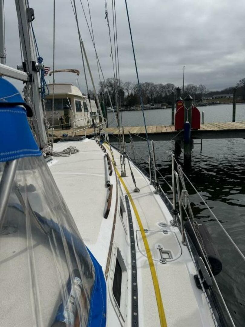 1984 Endeavour 33 à vendre à Tracys Landing, Maryland Sloop 5