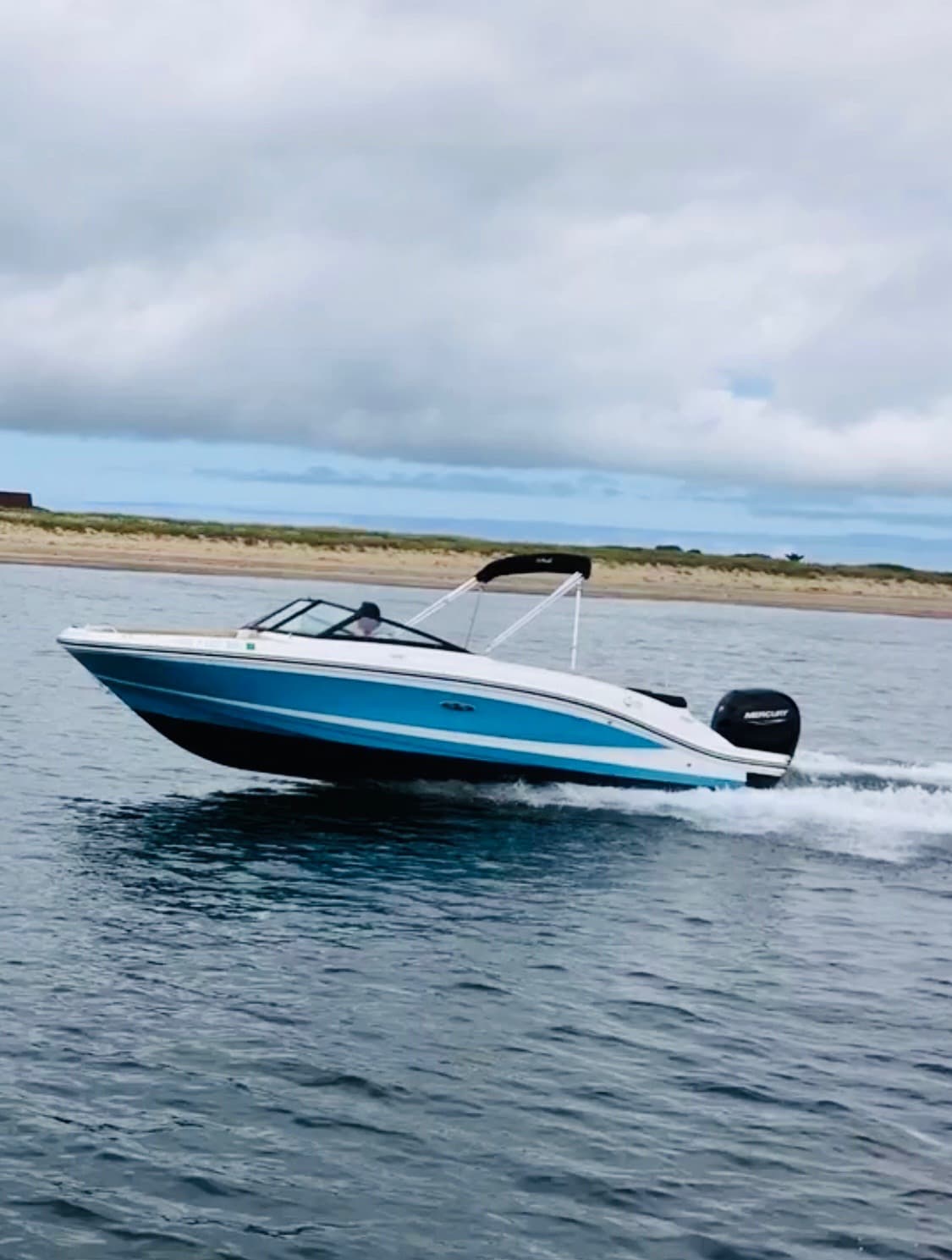 2021 Sea Ray SPX 210 Outboard in vendita a Quincy, Massachusetts Bowrider