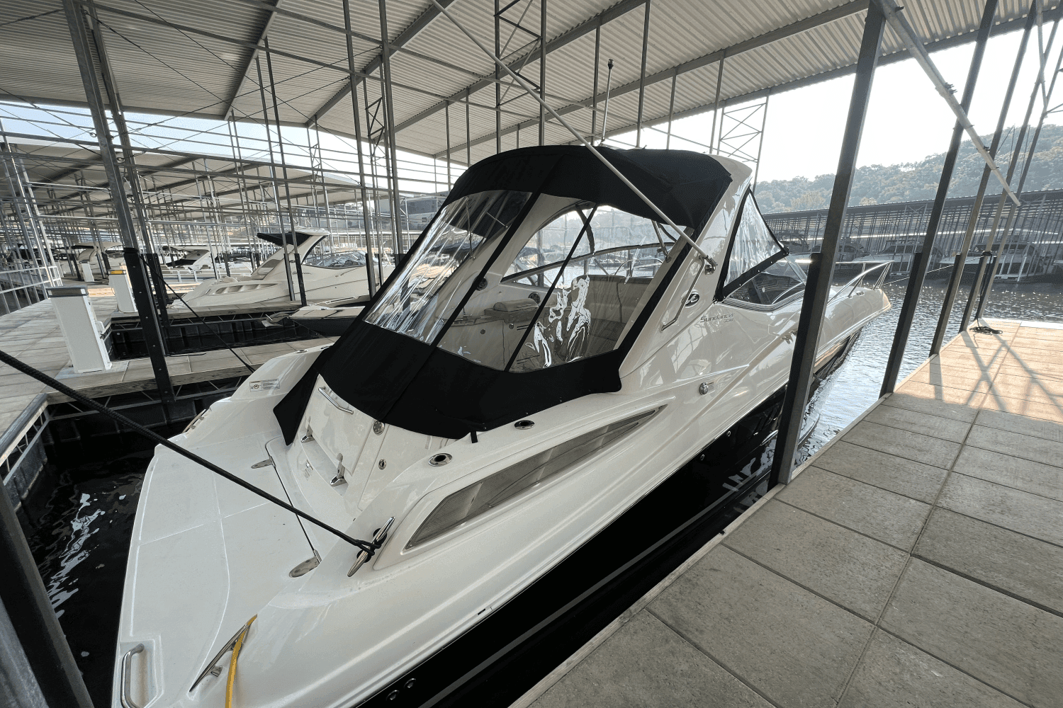 2016 Sea Ray 330 Sundancer in vendita a Lake Ozark, MO Express Cruiser 5