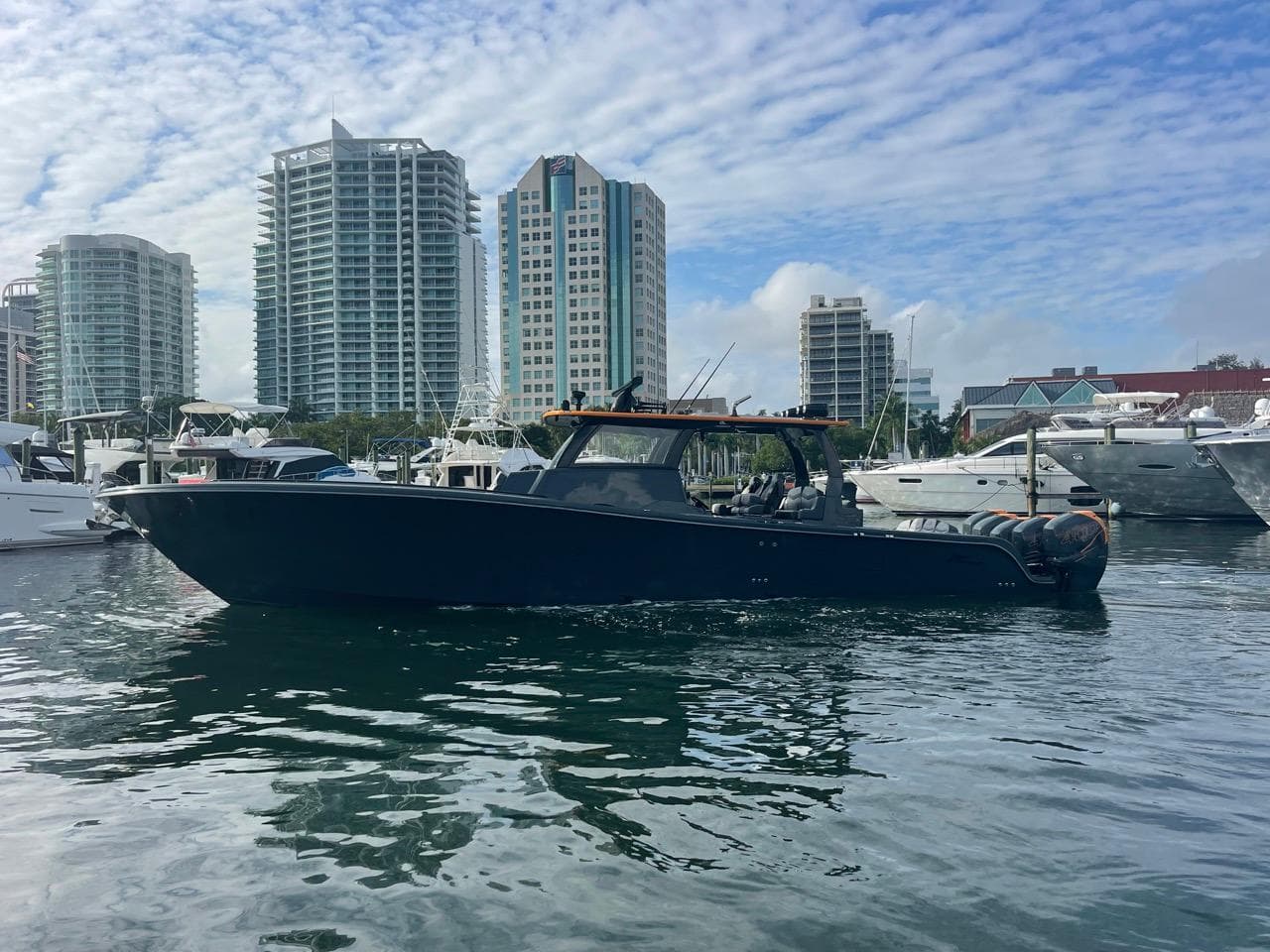 2020 Streamline R 45 for Sale in Coral Way, Florida Center Console 2
