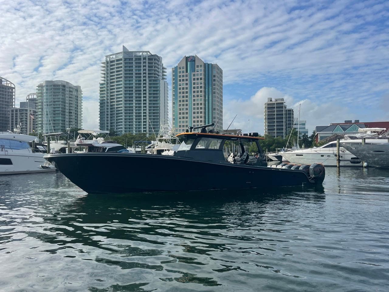 2020 Streamline R 45 for Sale in Coral Way, Florida Center Console 3
