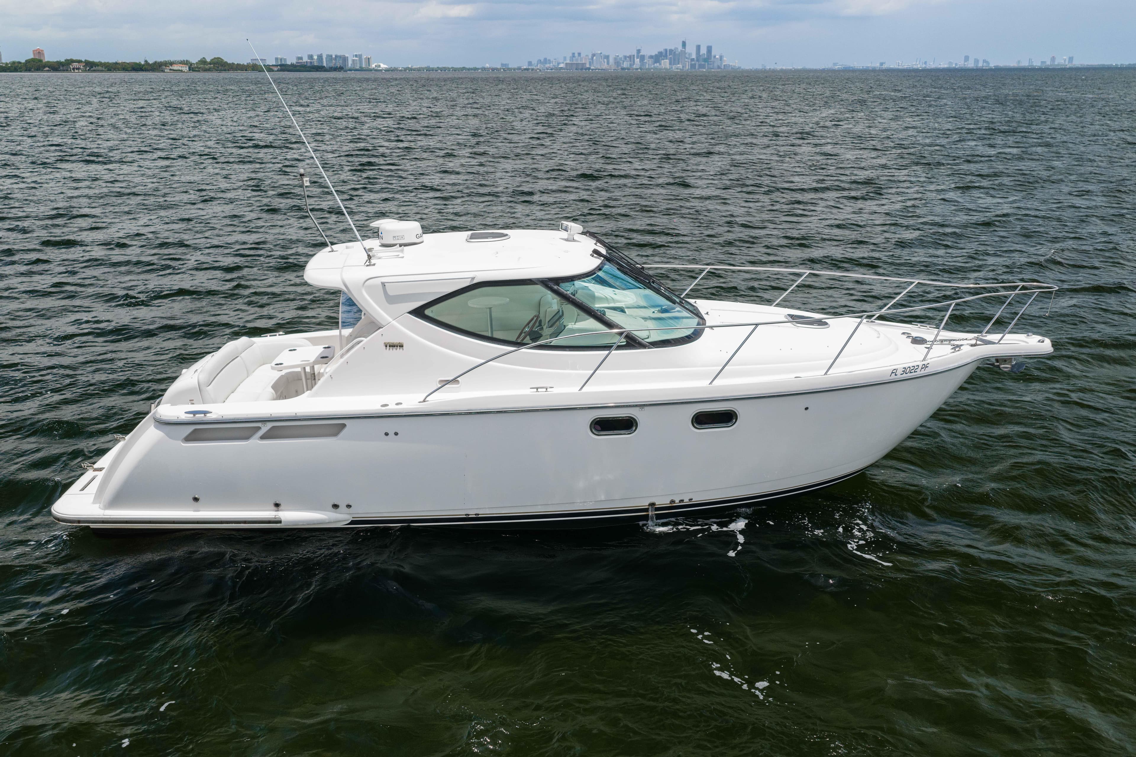 2010 Tiara Yachts 3500 Sovran LE zum Verkauf in Coral Gables, Florida Motor Yacht