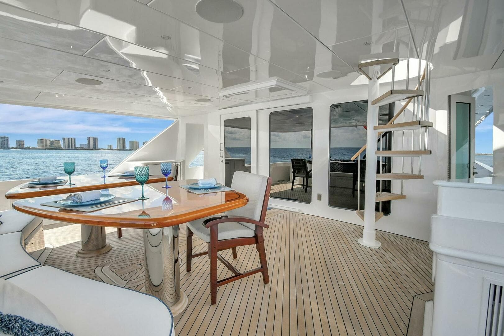 2005 Hatteras 100 Motor Yacht for Sale in Fort Lauderdale, Florida Motor Yacht 2