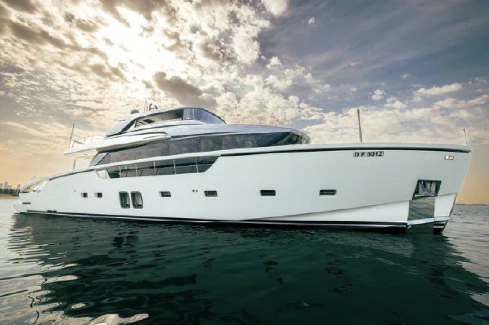 2022 Sanlorenzo SX88 for Sale in Dubai, AE Flybridge