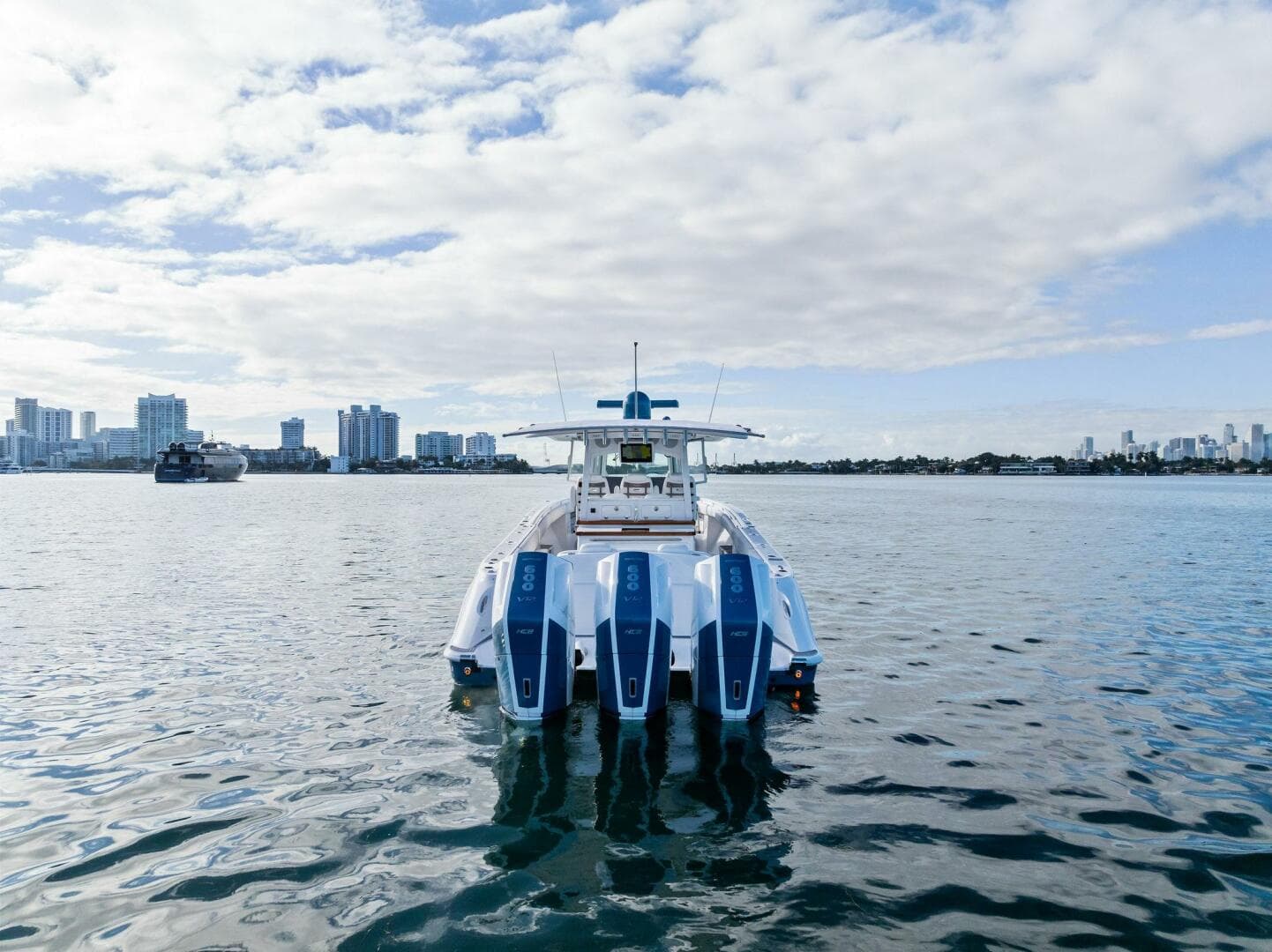 2023 HCB 42 Lujo for Sale in Miami, Florida Center Console 5