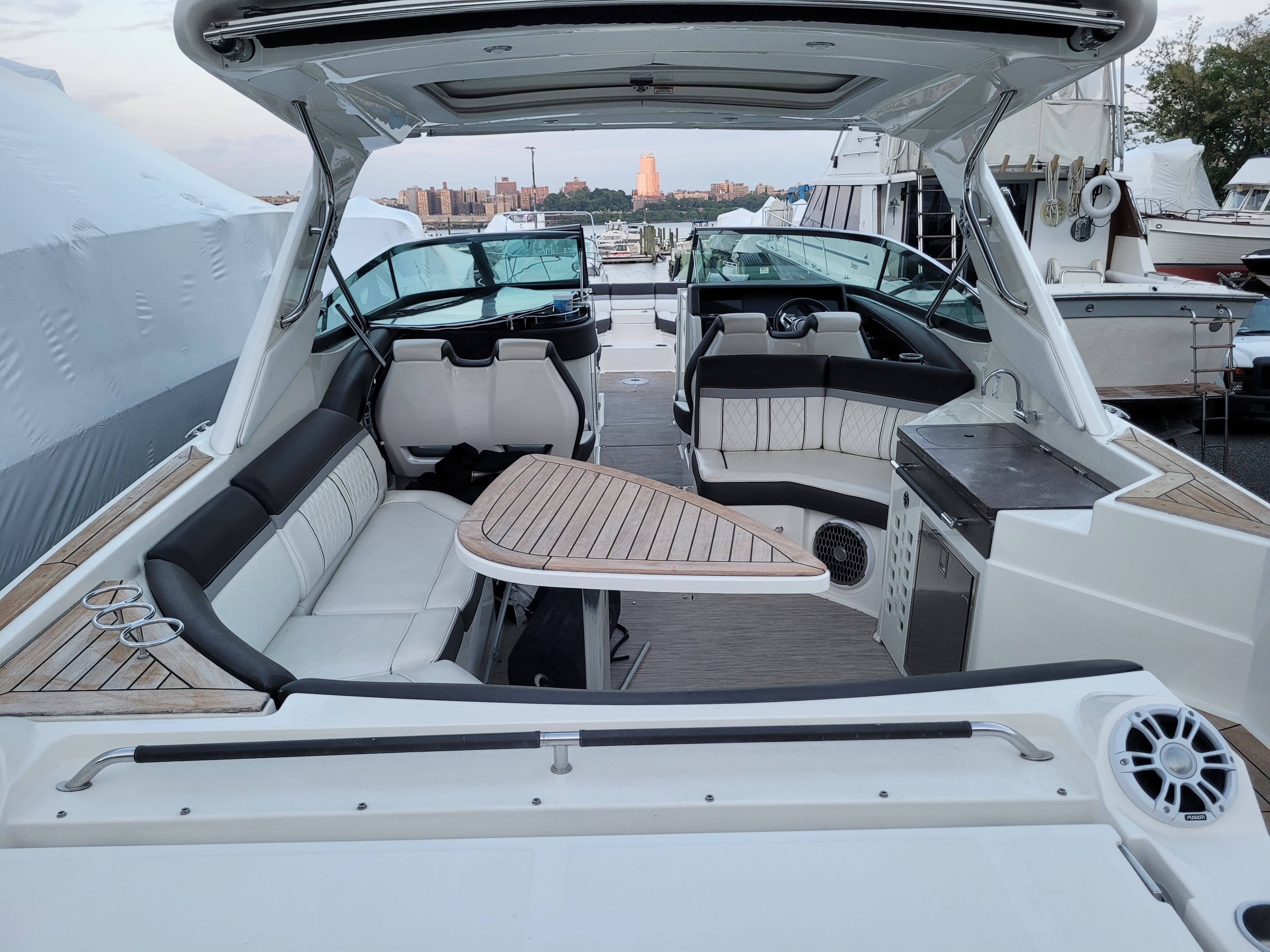 2017 Sea Ray SLX 350 Outboard zum Verkauf in Edgewater, New Jersey Bowrider 4