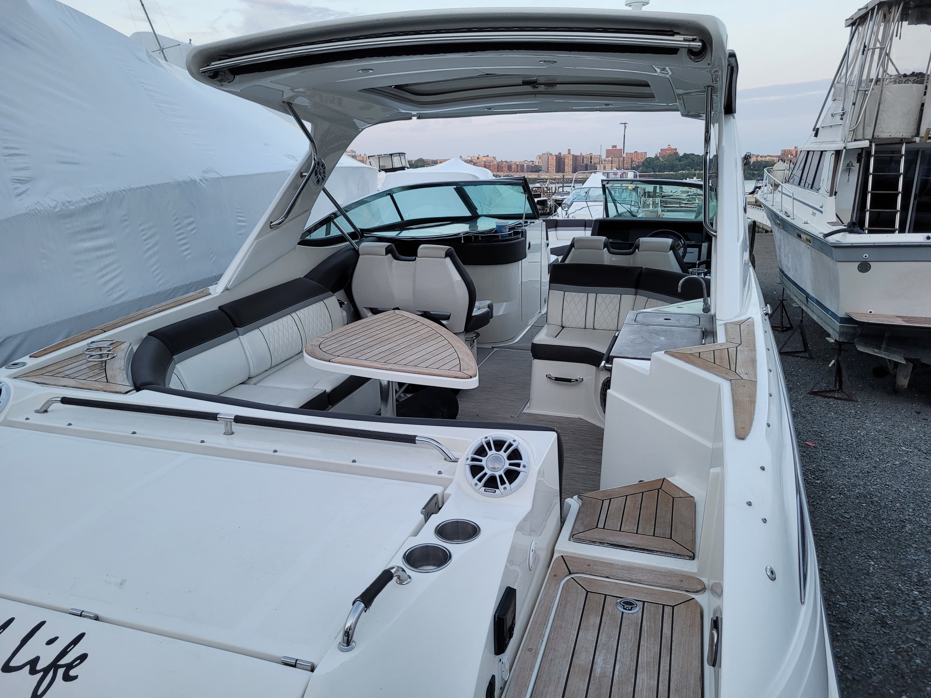 2017 Sea Ray SLX 350 Outboard zum Verkauf in Edgewater, New Jersey Bowrider 5