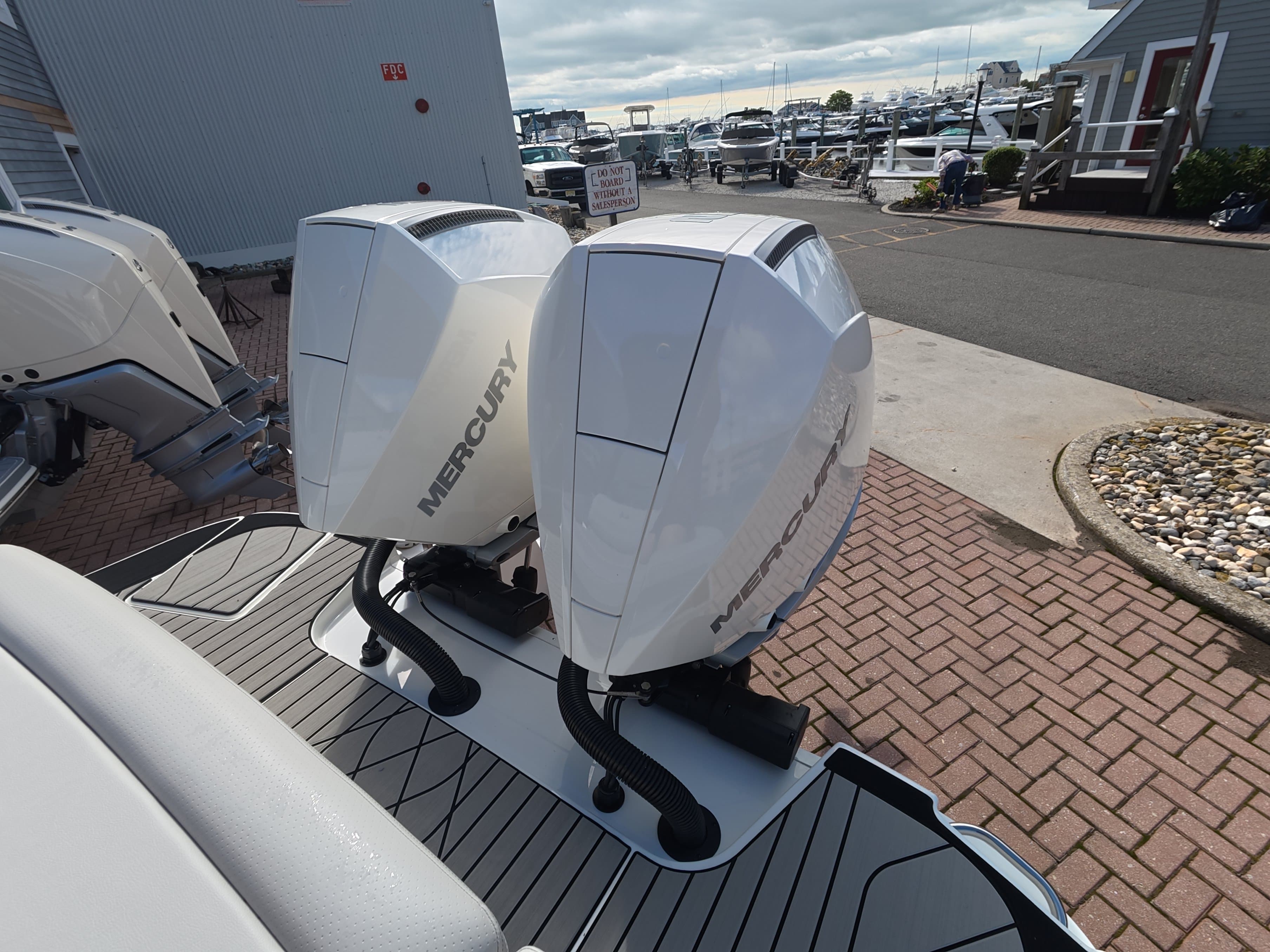 2027 Sea Ray SLX 280 Outboard for Sale in Somers Point, New Jersey Bowrider 4