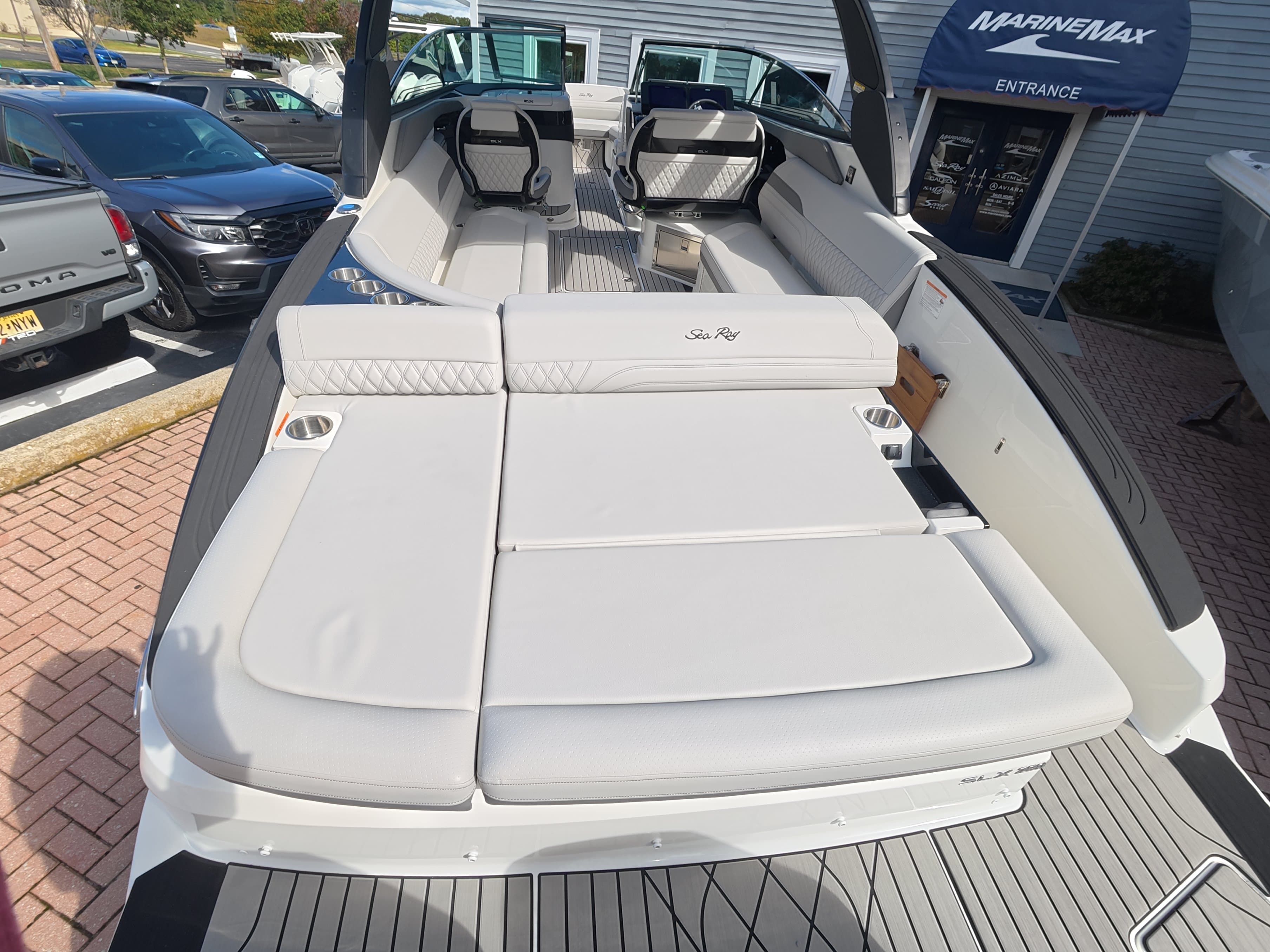 2027 Sea Ray SLX 280 Outboard for Sale in Somers Point, New Jersey Bowrider 5