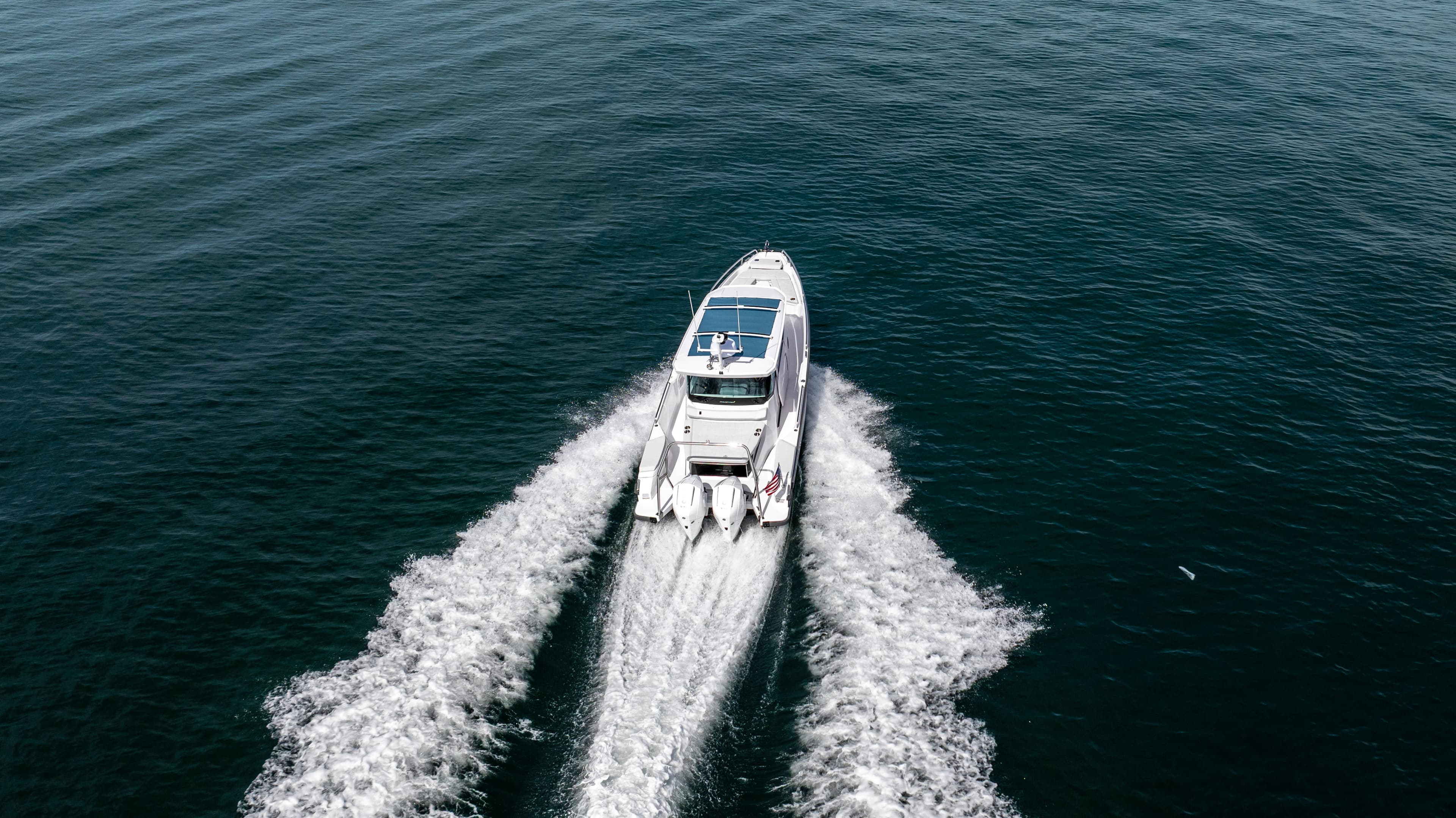 2027 Axopar 29 XC Cross Cabin zum Verkauf in Newport Beach, California Walk-around Boats 4